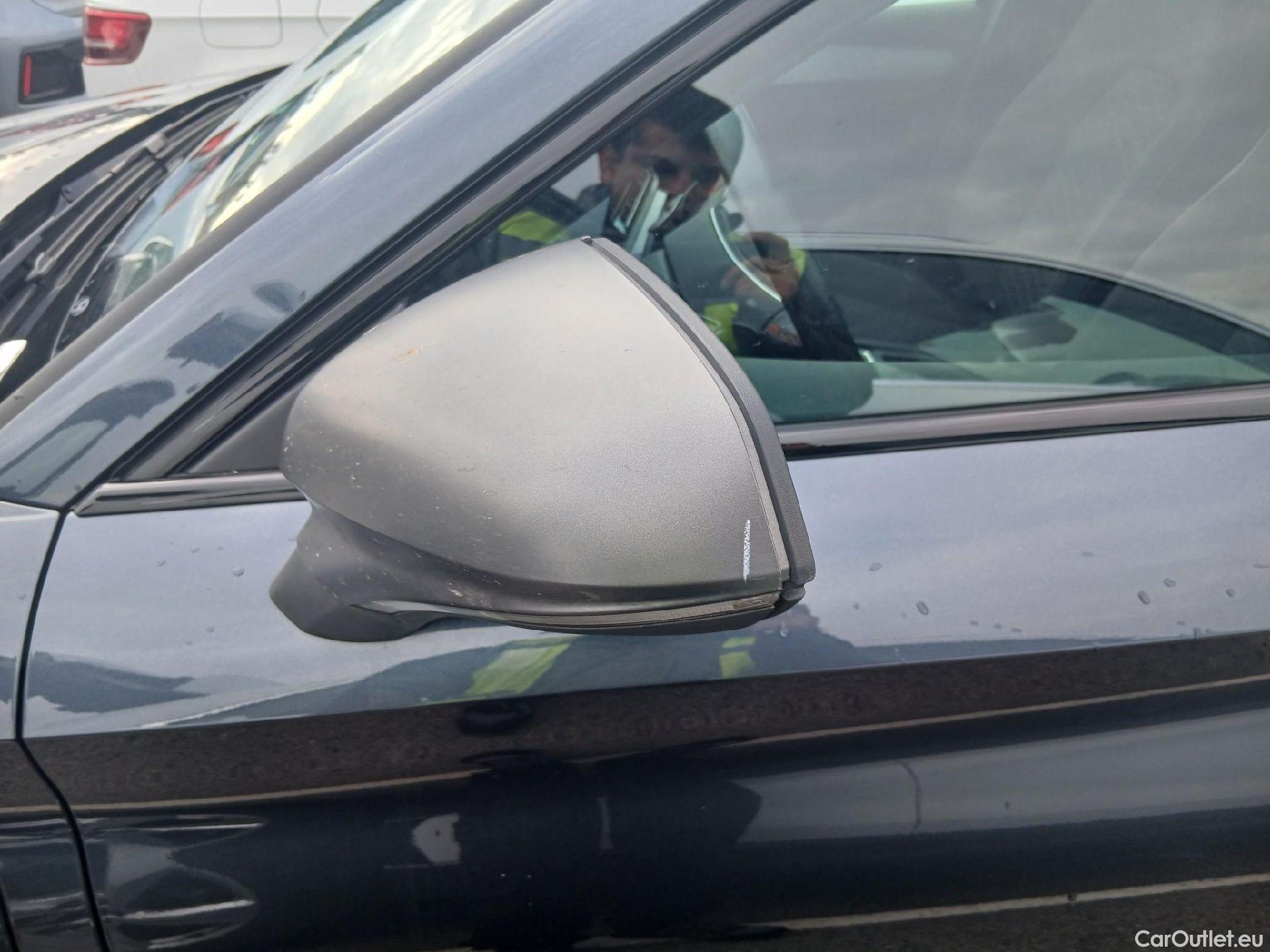  Land Rover  Discovery SEAT Nuevo León / 2020 / 5P / berlina con portón 1.4 e-Hybrid DSG-6 S&S FR Go XL(SP) #12