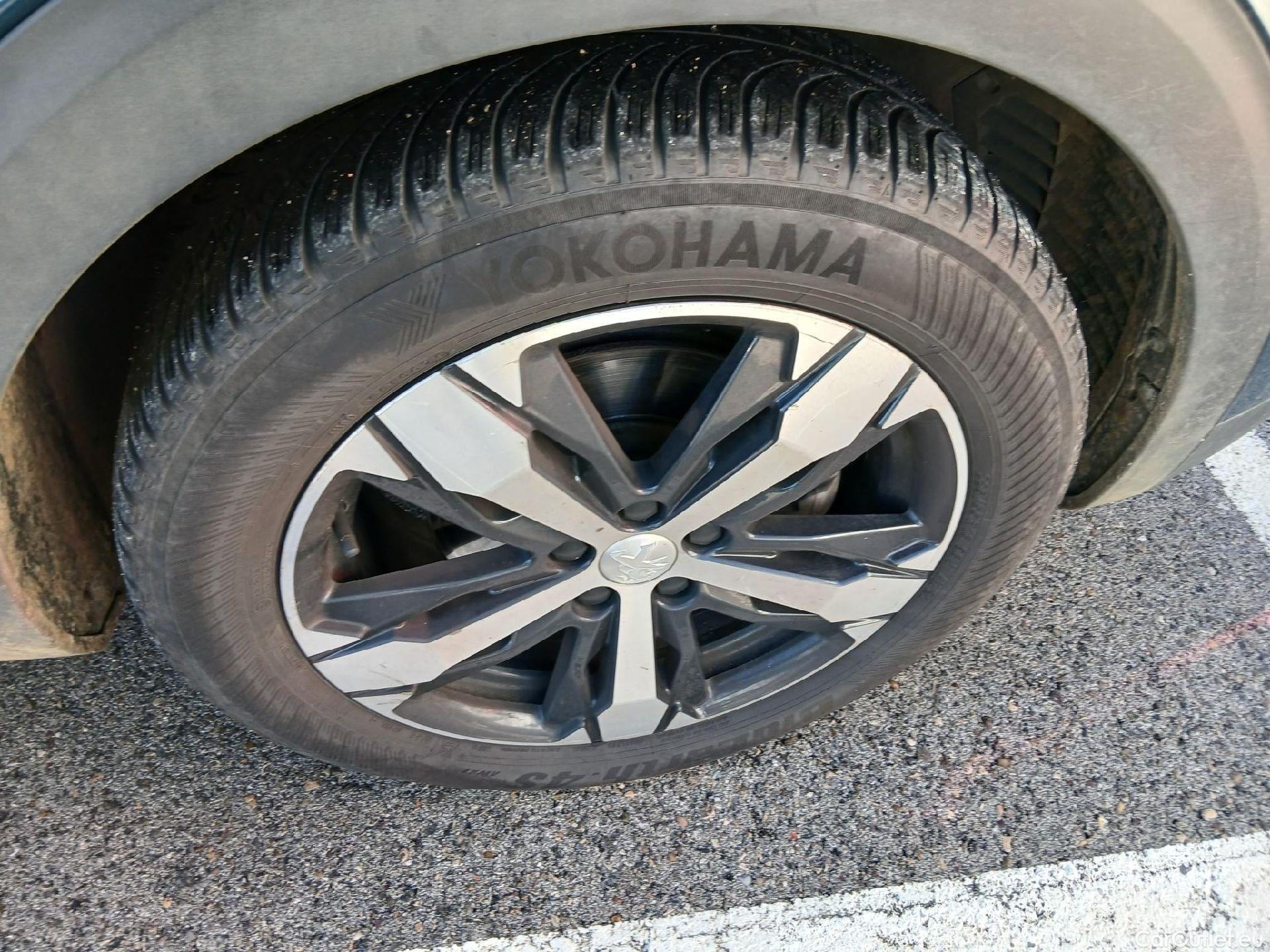  Peugeot  5008 PEUGEOT  / 2020 / 5P / todoterreno 1.5 BlueHDi 96kW (130CV) S&S Allure #9