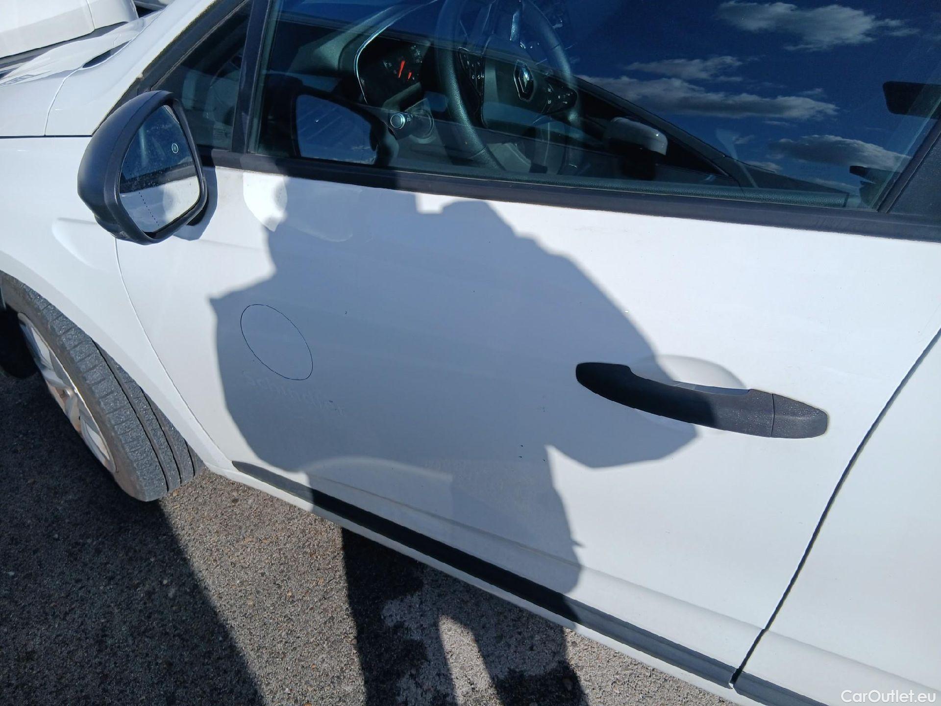  Renault  Clio RENAULT  / 2019 / 5P / berlina con portón Business Blue dCi 63 kW (85CV) #8