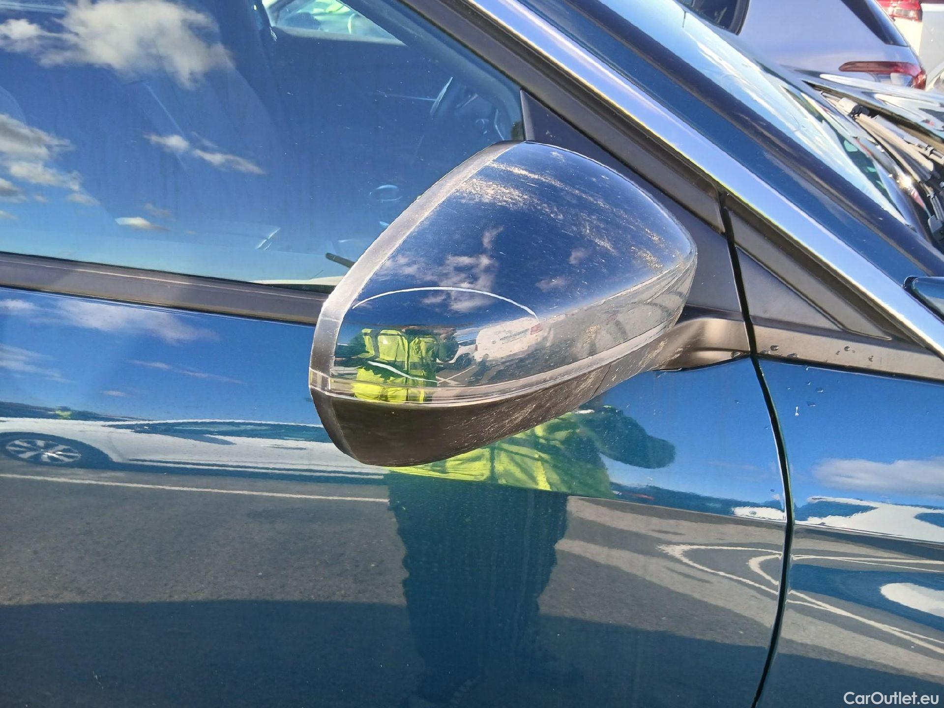  Peugeot  5008 PEUGEOT  / 2020 / 5P / todoterreno 1.5 BlueHDi 96kW (130CV) S&S Allure #32