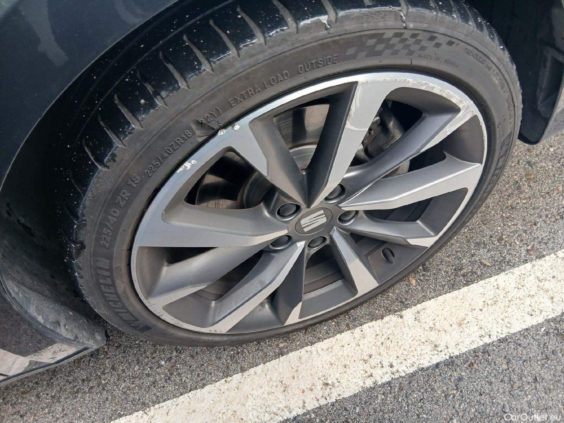  Land Rover  Discovery SEAT Nuevo León / 2020 / 5P / berlina con portón 1.4 e-Hybrid DSG-6 S&S FR Go XL(SP) #25