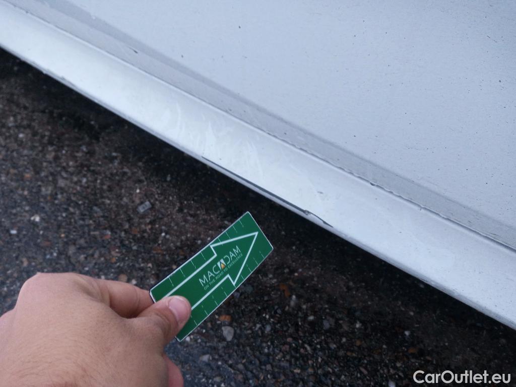  Toyota  Yaris TOYOTA  / 2020 / 5P / berlina con portón 1.5 120H Business Plus #9