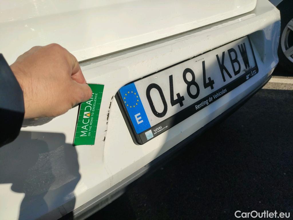  Volkswagen  Golf  VOLKSWAGEN 5p 7G berlina con portón Edition 1.6 TDI 110CV BMT #19