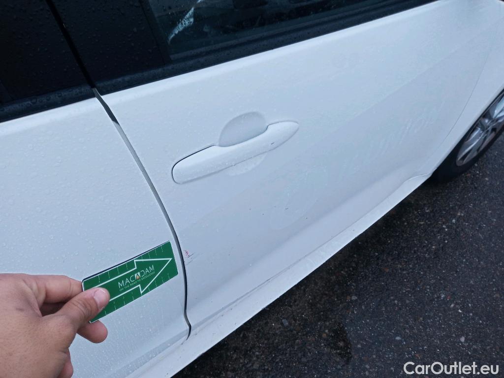  Toyota  Yaris TOYOTA  / 2020 / 5P / berlina con portón 1.5 120H Business Plus #18