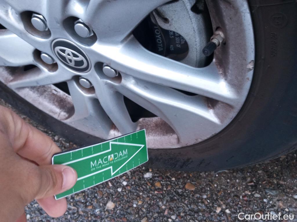  Toyota  Yaris TOYOTA  / 2020 / 5P / berlina con portón 1.5 120H Business Plus #27