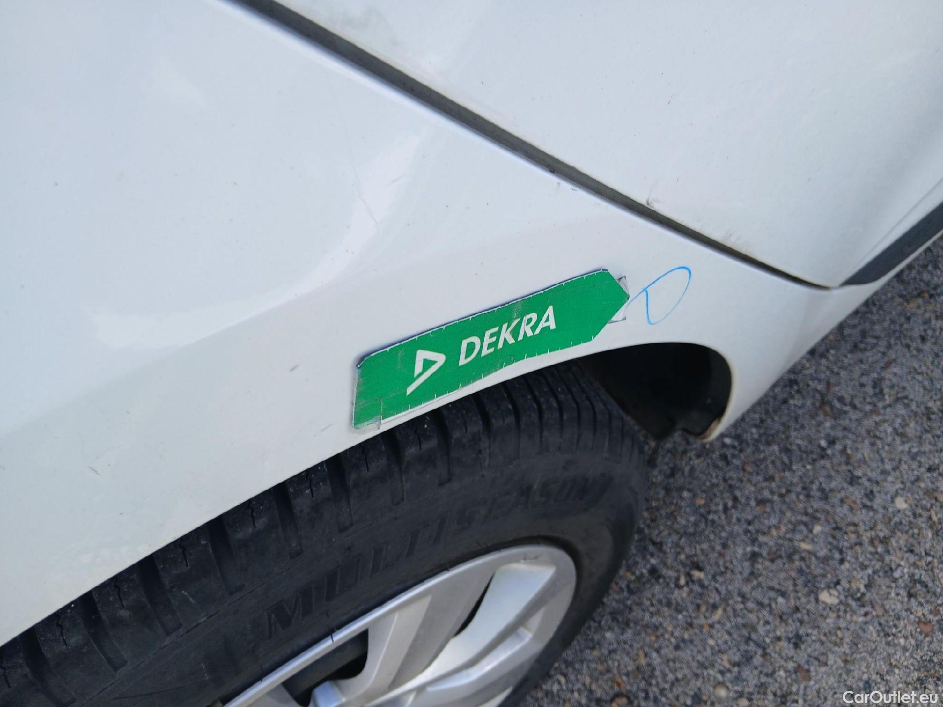  Renault  Clio RENAULT  / 2019 / 5P / berlina con portón Business Blue dCi 63 kW (85CV) #14