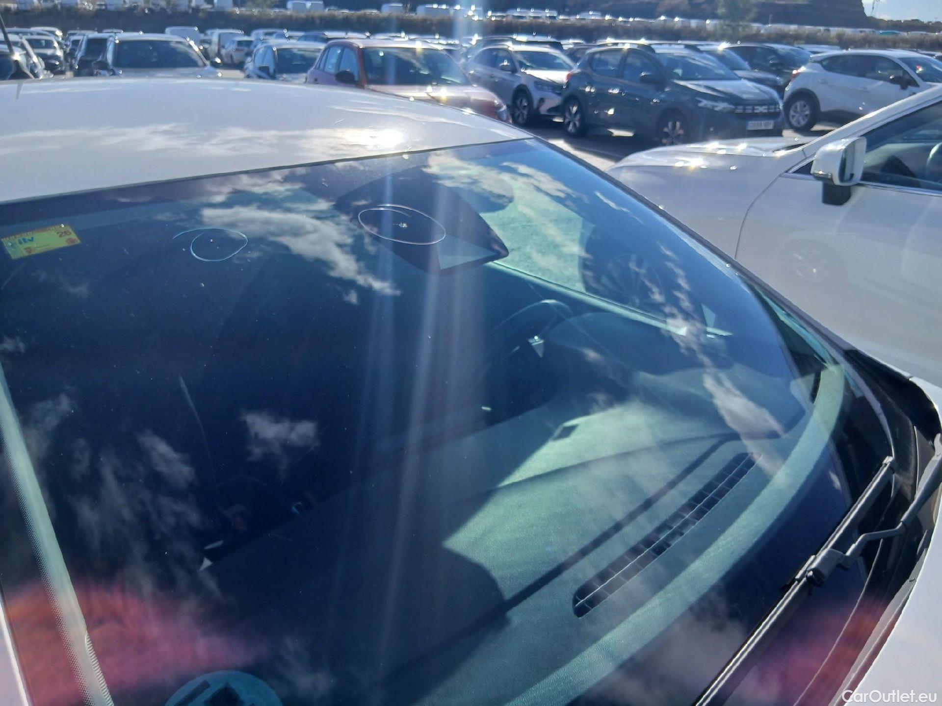  Renault  Clio RENAULT  / 2019 / 5P / berlina con portón Business Blue dCi 63 kW (85CV) #7