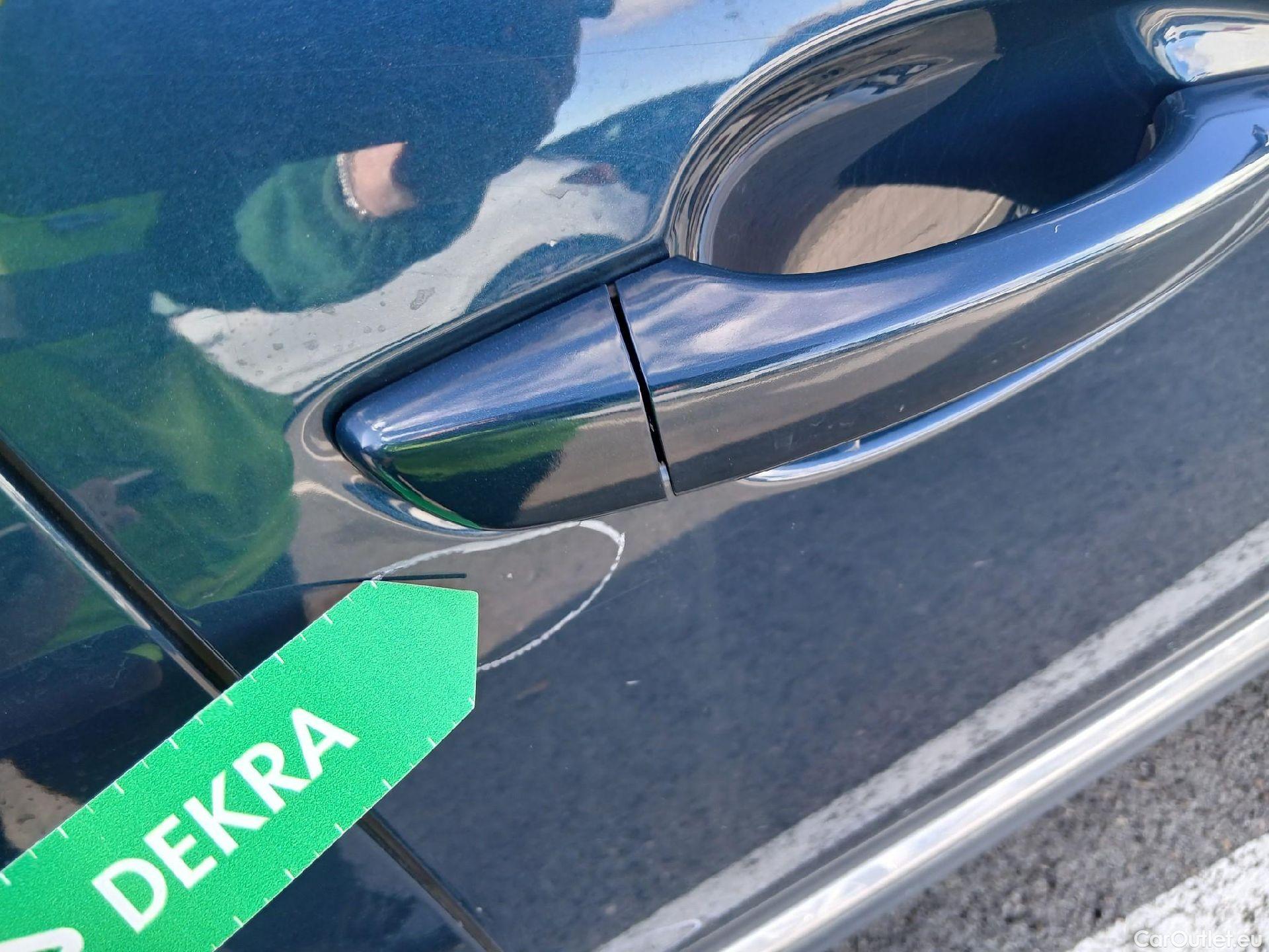  Peugeot  5008 PEUGEOT  / 2020 / 5P / todoterreno 1.5 BlueHDi 96kW (130CV) S&S Allure #31