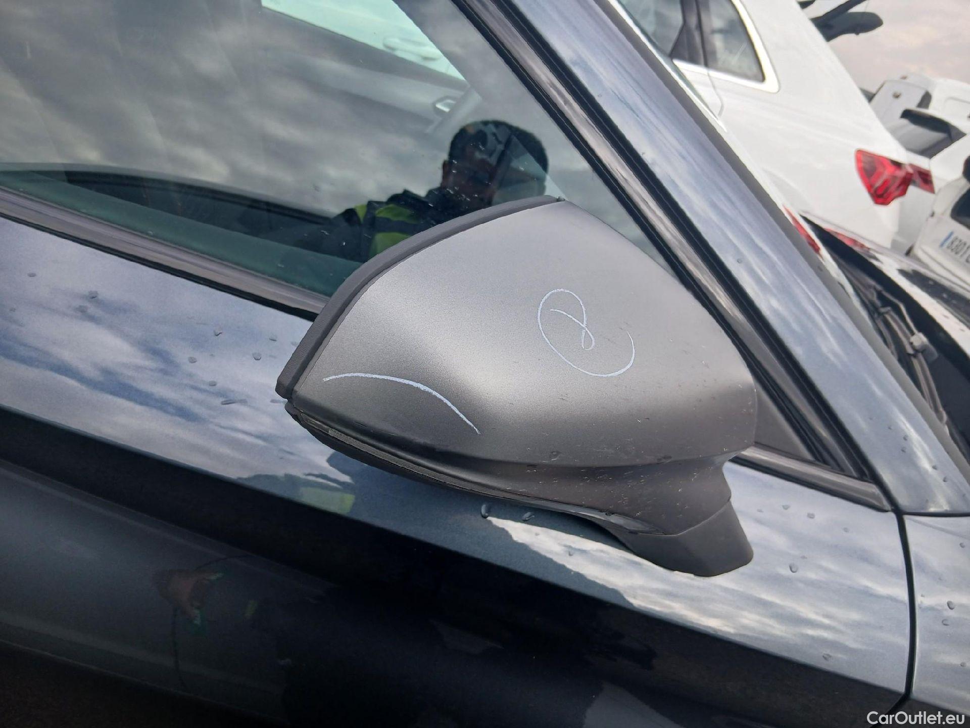  Land Rover  Discovery SEAT Nuevo León / 2020 / 5P / berlina con portón 1.4 e-Hybrid DSG-6 S&S FR Go XL(SP) #22