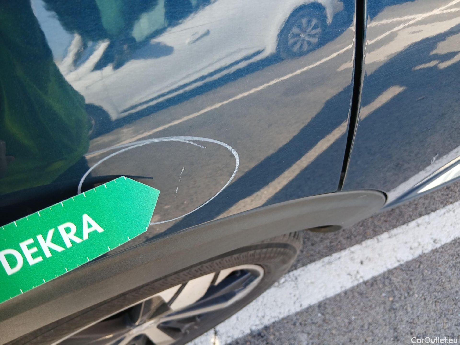  Peugeot  5008 PEUGEOT  / 2020 / 5P / todoterreno 1.5 BlueHDi 96kW (130CV) S&S Allure #27