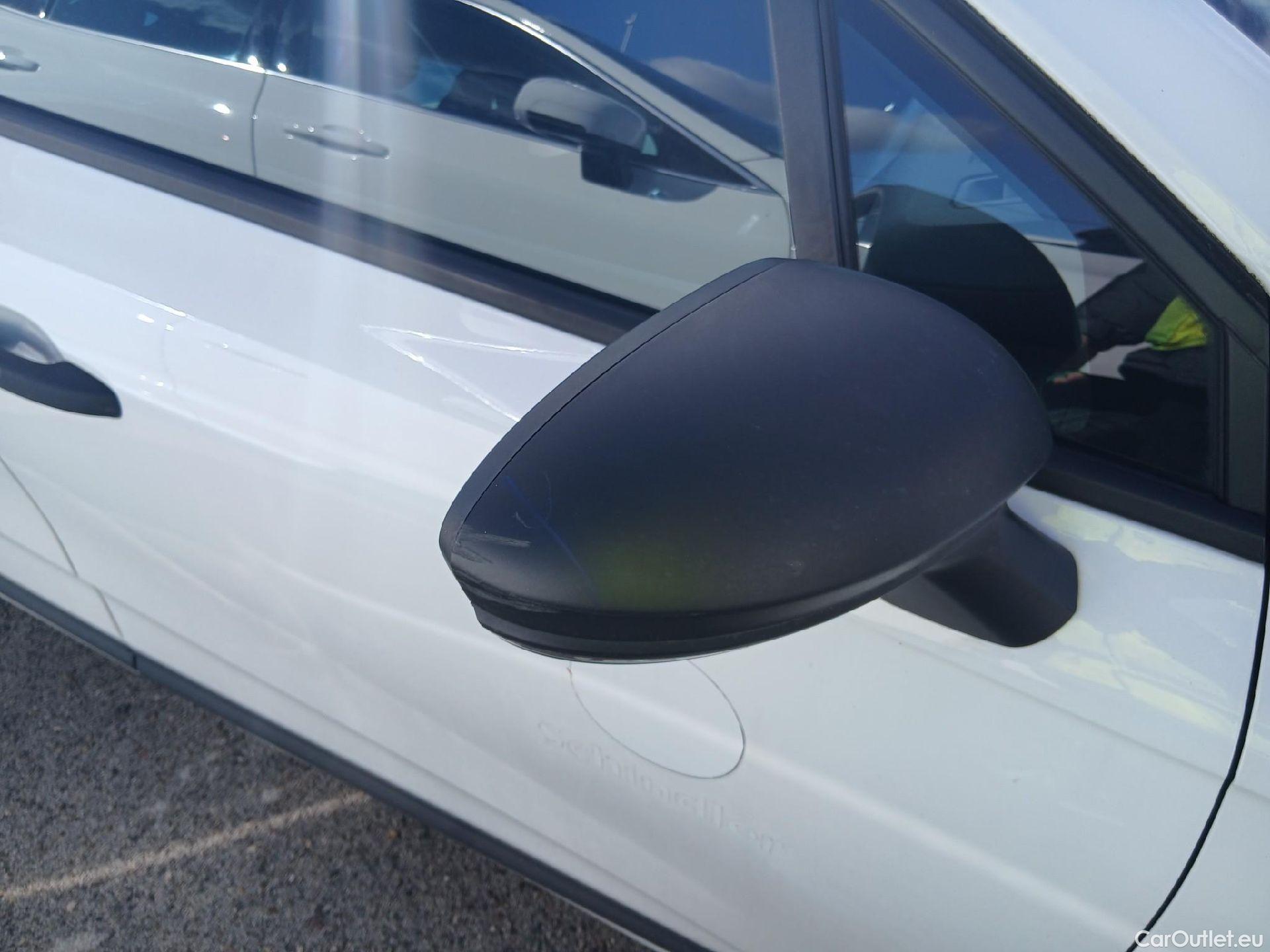  Renault  Clio RENAULT  / 2019 / 5P / berlina con portón Business Blue dCi 63 kW (85CV) #19