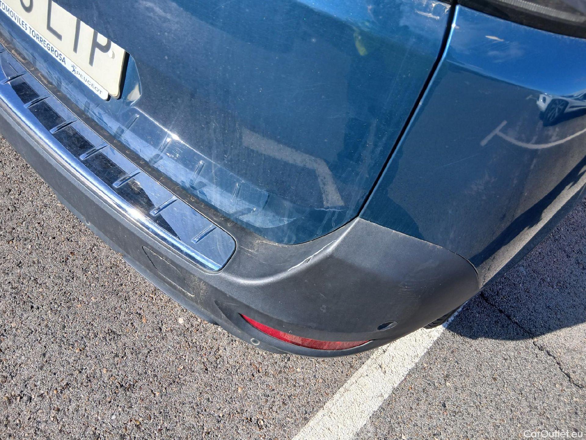  Peugeot  5008 PEUGEOT  / 2020 / 5P / todoterreno 1.5 BlueHDi 96kW (130CV) S&S Allure #24