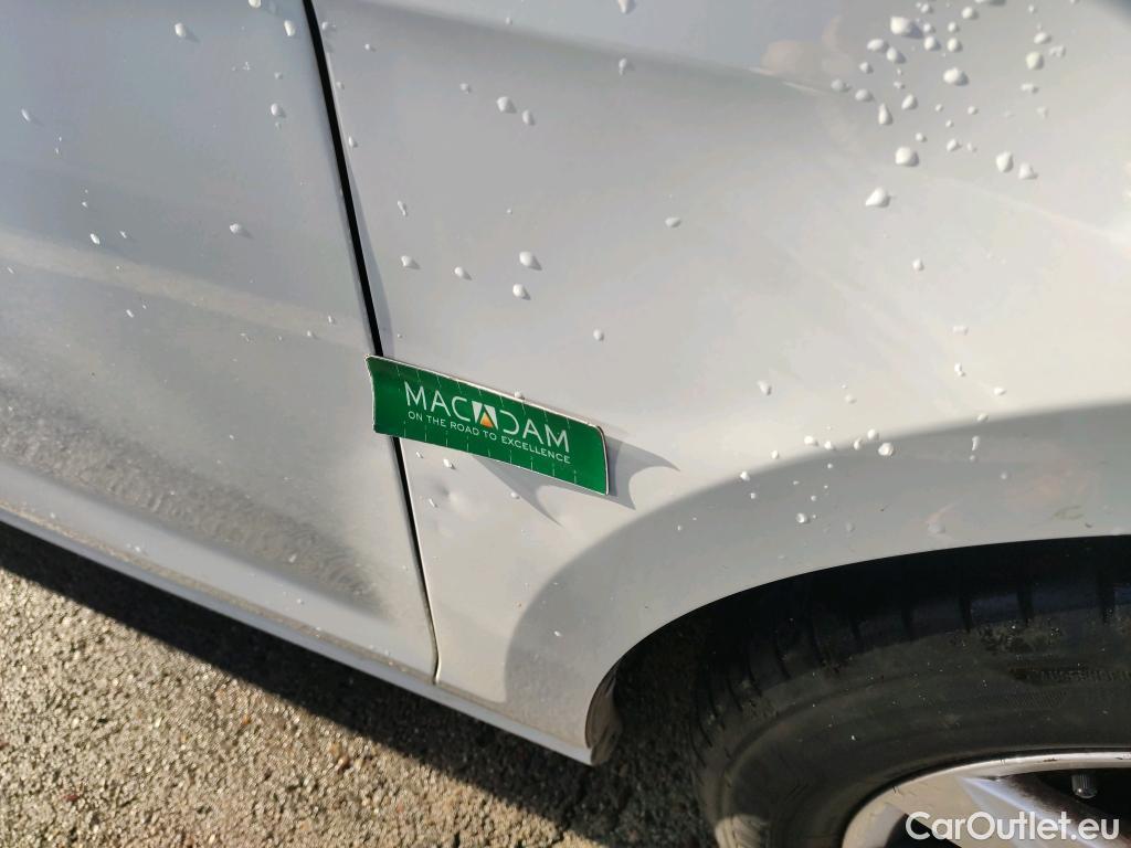  Volkswagen  Golf  VOLKSWAGEN 5p 7G berlina con portón Edition 1.6 TDI 110CV BMT #2