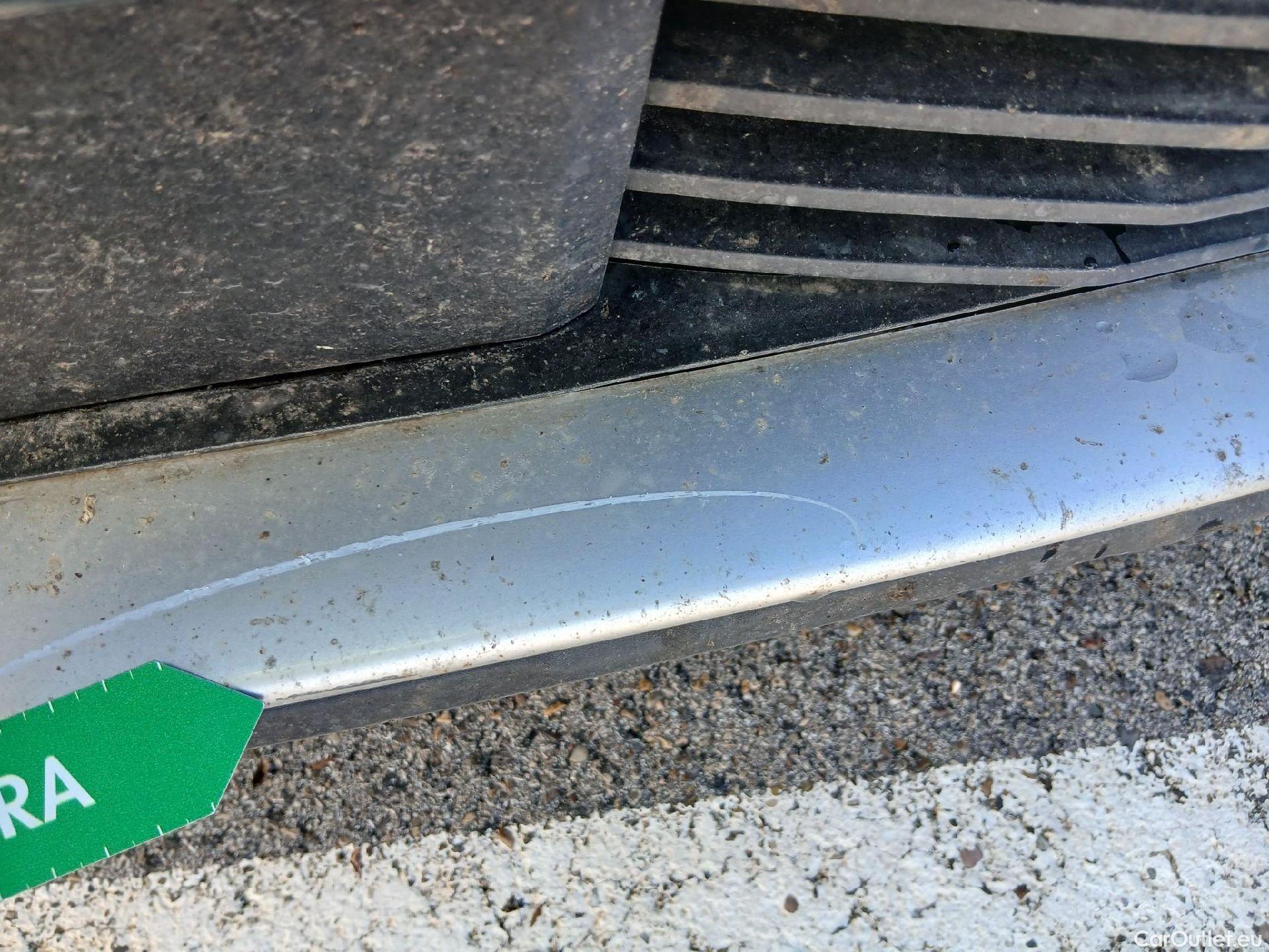  Peugeot  5008 PEUGEOT  / 2020 / 5P / todoterreno 1.5 BlueHDi 96kW (130CV) S&S Allure #16