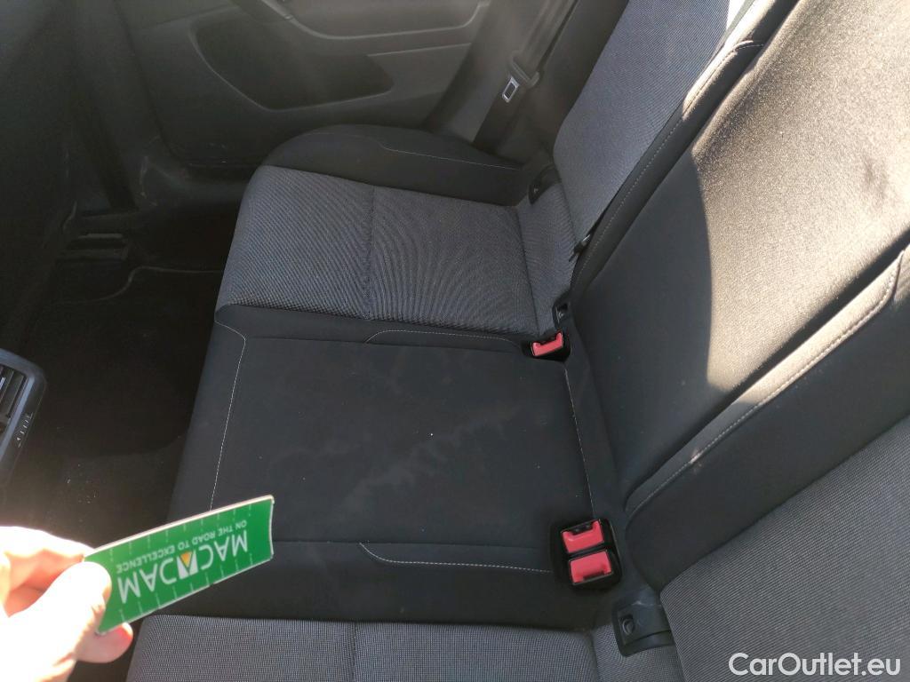  Volkswagen  Golf  VOLKSWAGEN 5p 7G berlina con portón Edition 1.6 TDI 110CV BMT #4