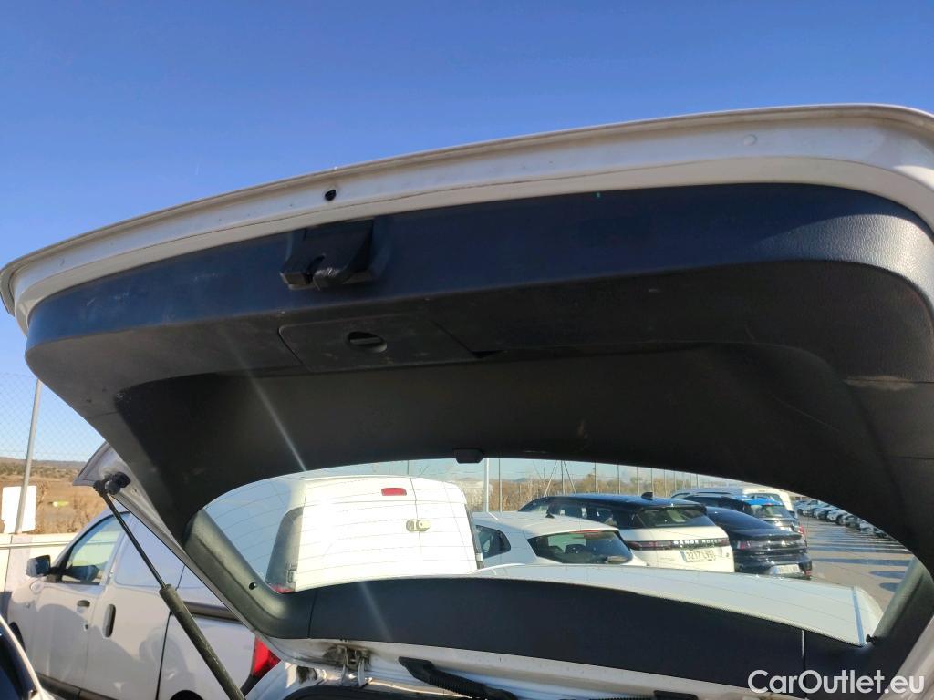  Volkswagen  Golf  VOLKSWAGEN 5p 7G berlina con portón Edition 1.6 TDI 110CV BMT #12