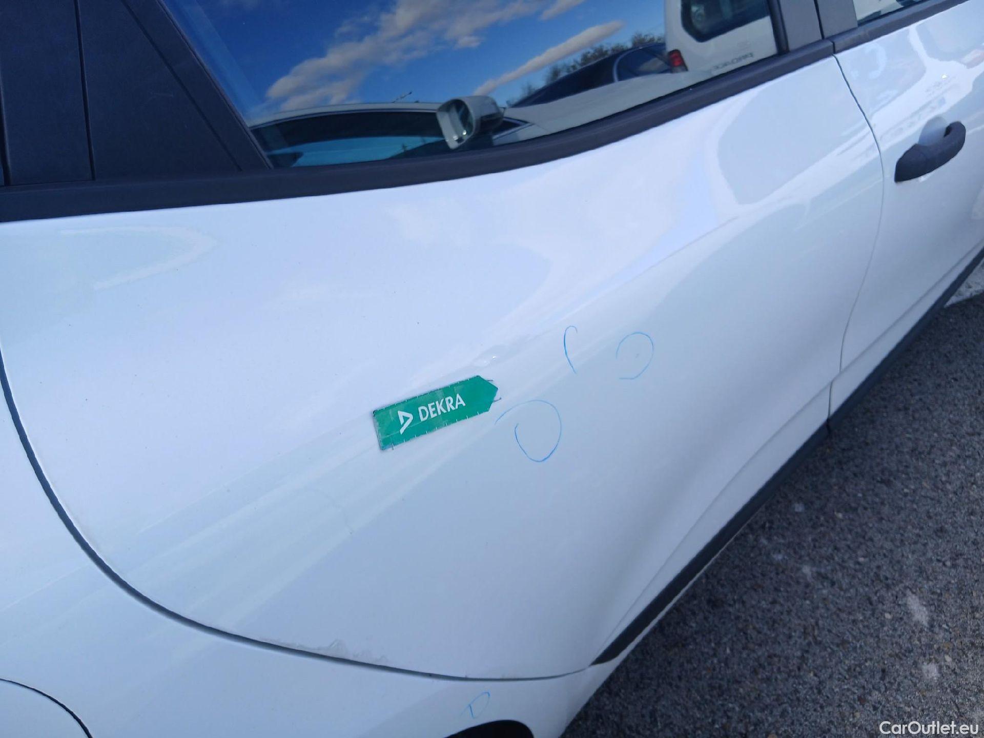  Renault  Clio RENAULT  / 2019 / 5P / berlina con portón Business Blue dCi 63 kW (85CV) #17