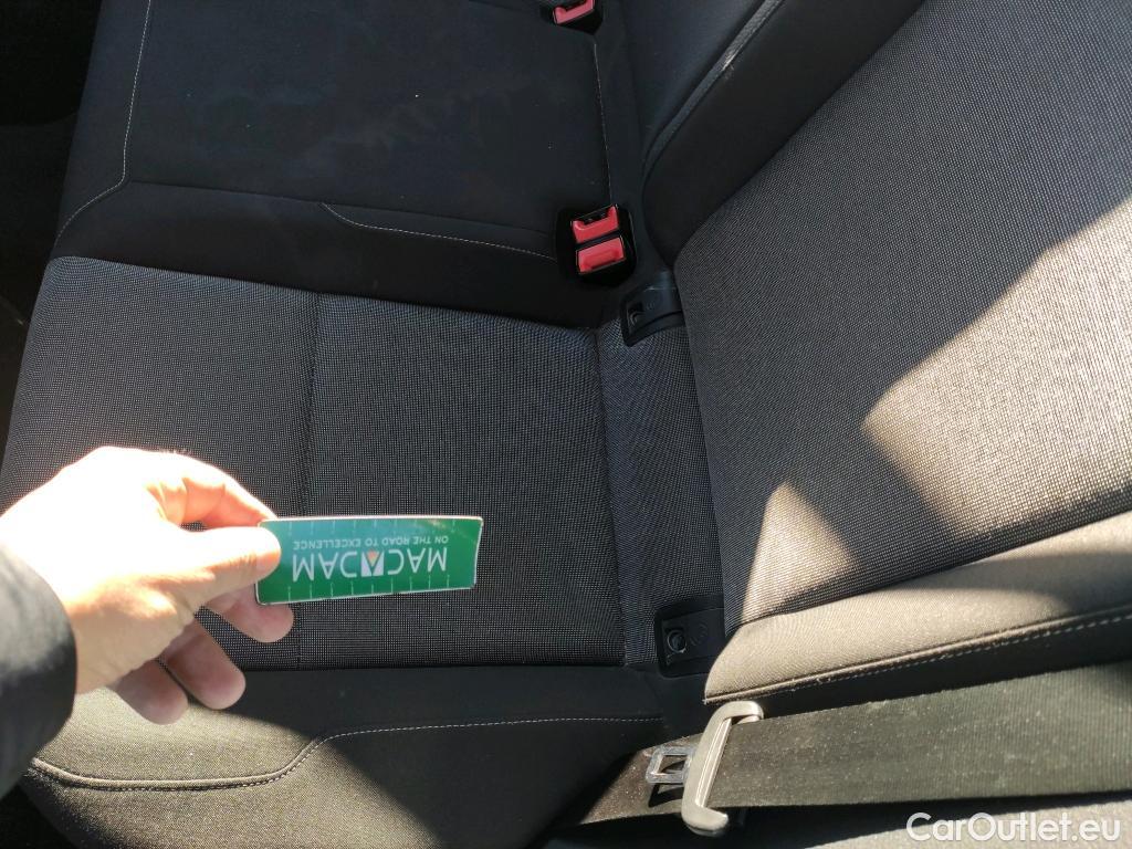  Volkswagen  Golf  VOLKSWAGEN 5p 7G berlina con portón Edition 1.6 TDI 110CV BMT #3