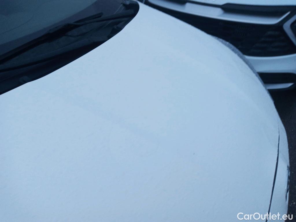  Toyota  Yaris TOYOTA  / 2020 / 5P / berlina con portón 1.5 120H Business Plus #8