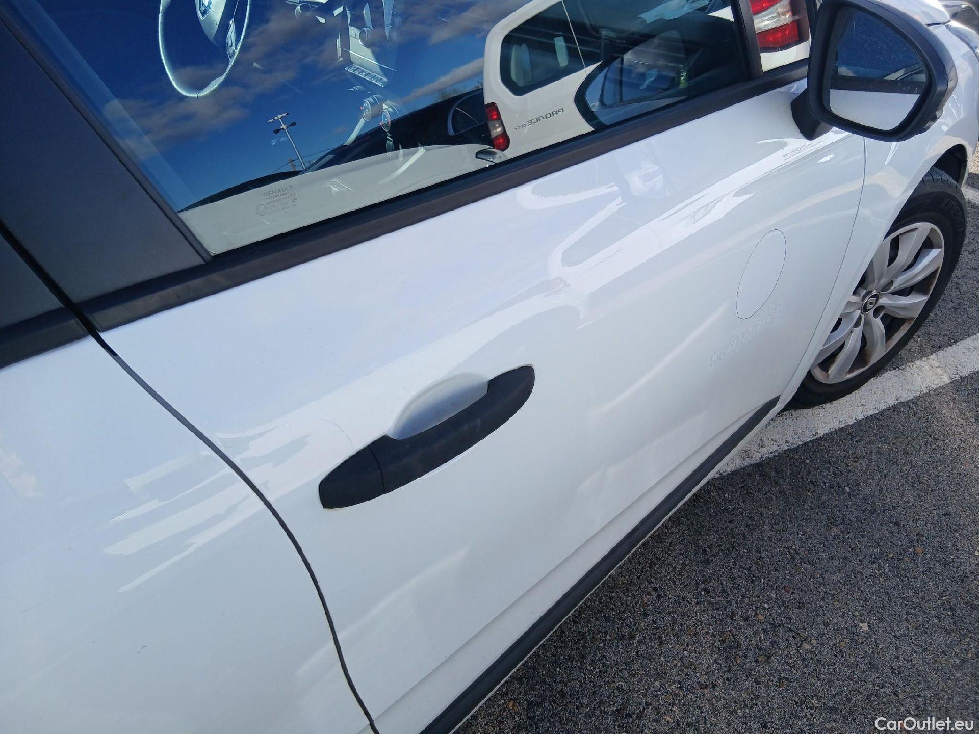  Renault  Clio RENAULT  / 2019 / 5P / berlina con portón Business Blue dCi 63 kW (85CV) #18