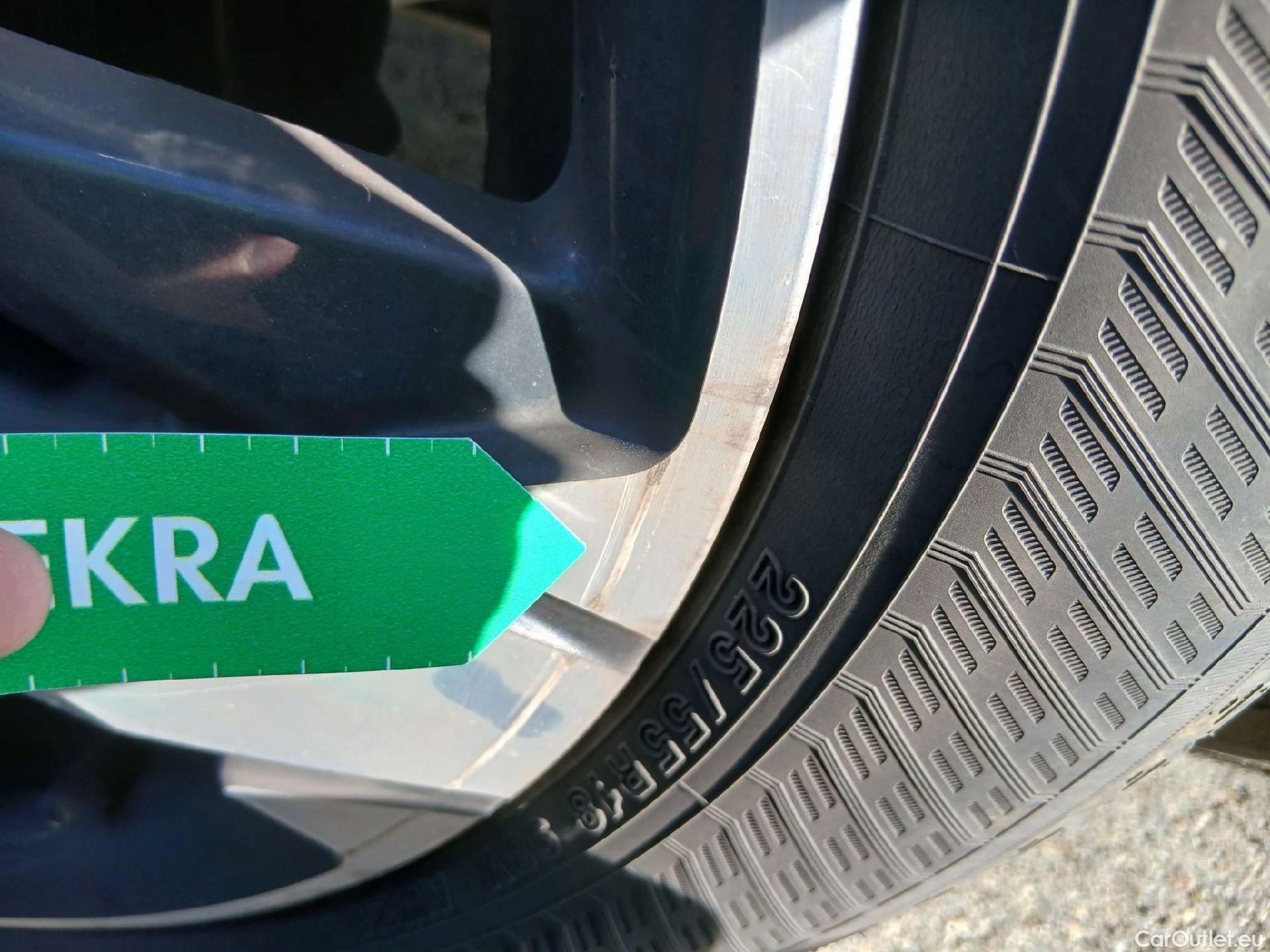  Peugeot  5008 PEUGEOT  / 2020 / 5P / todoterreno 1.5 BlueHDi 96kW (130CV) S&S Allure #1