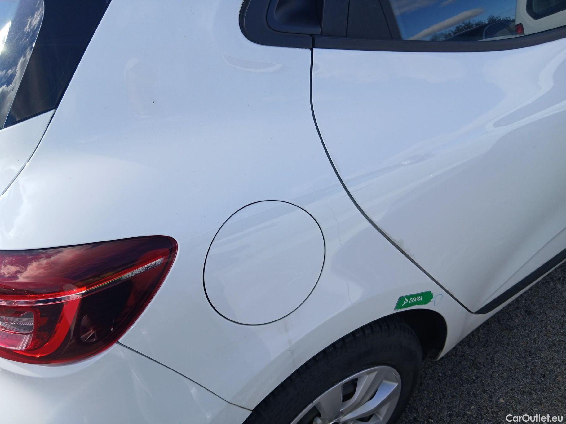  Renault  Clio RENAULT  / 2019 / 5P / berlina con portón Business Blue dCi 63 kW (85CV) #15