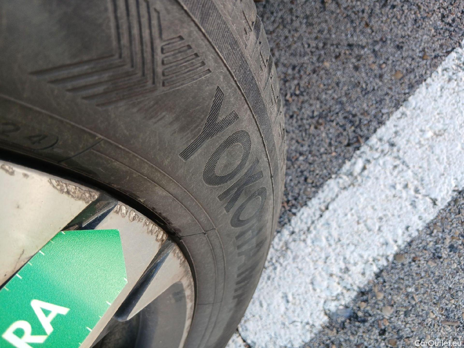  Peugeot  5008 PEUGEOT  / 2020 / 5P / todoterreno 1.5 BlueHDi 96kW (130CV) S&S Allure #8