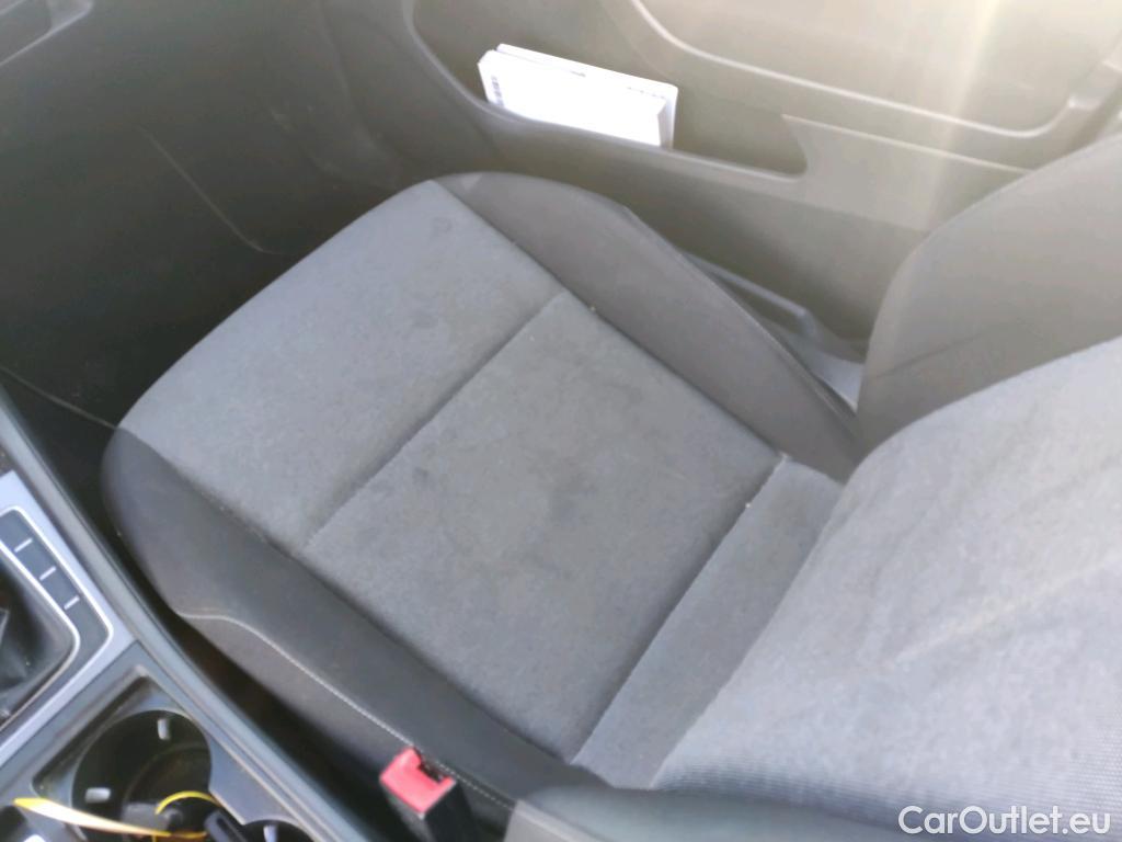  Volkswagen  Golf  VOLKSWAGEN 5p 7G berlina con portón Edition 1.6 TDI 110CV BMT #5