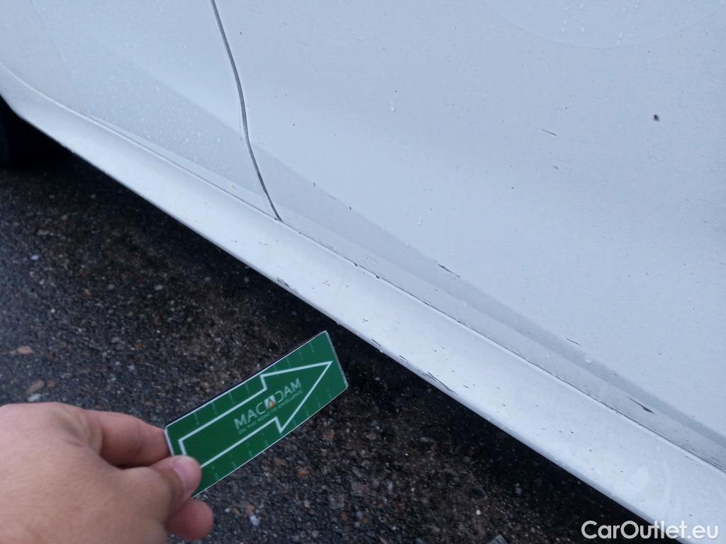  Toyota  Yaris TOYOTA  / 2020 / 5P / berlina con portón 1.5 120H Business Plus #10