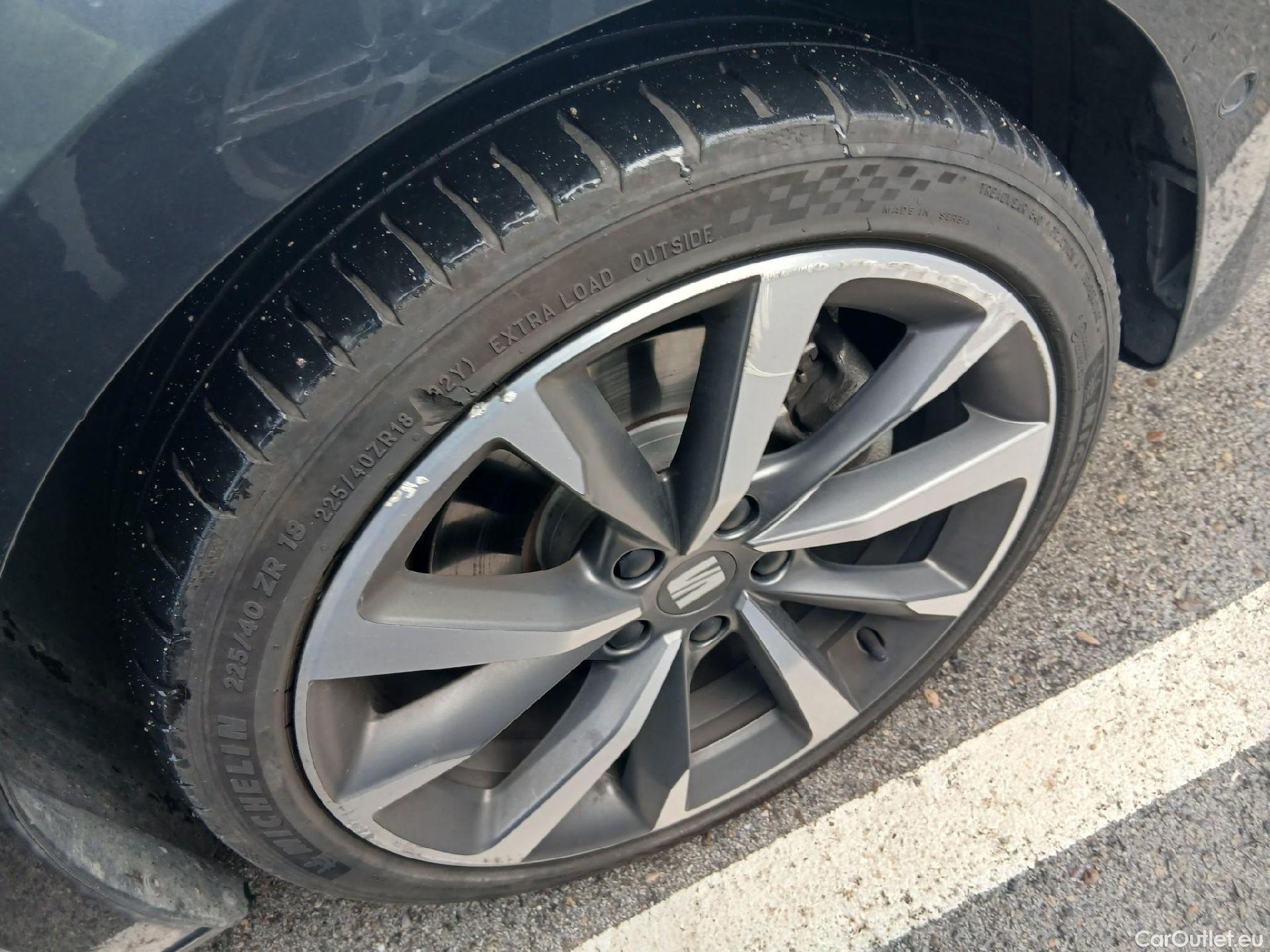  Land Rover  Discovery SEAT Nuevo León / 2020 / 5P / berlina con portón 1.4 e-Hybrid DSG-6 S&S FR Go XL(SP) #28