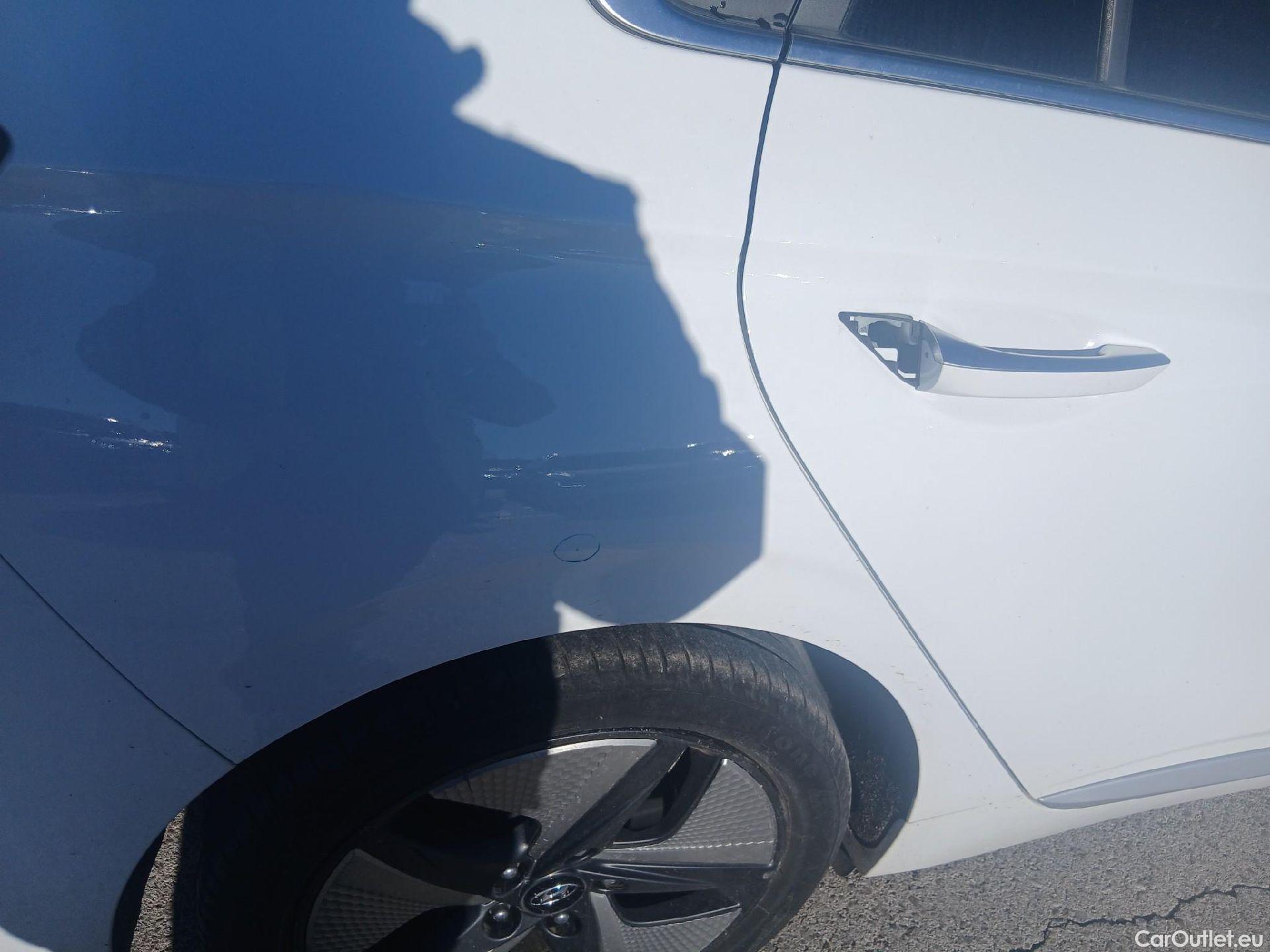  Hyundai   Ioniq HYUNDAI / 2019 / 5P / berlina con portón 1.6 GDI HEV Tecno DCT #22