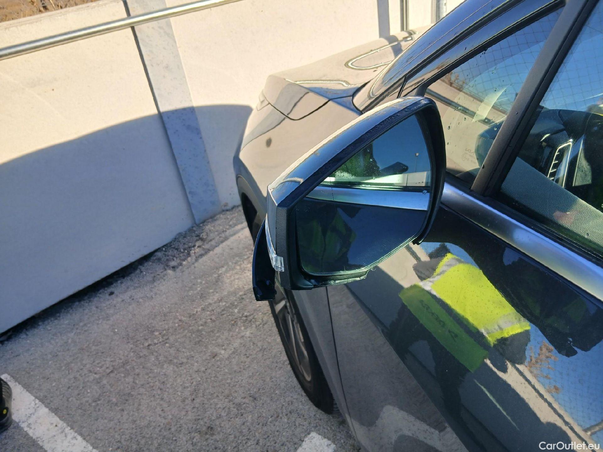  KIA  Sportage KIA  / 2022 / 5P / todoterreno 1.6 T-GDi 118kW (160CV) Drive 17