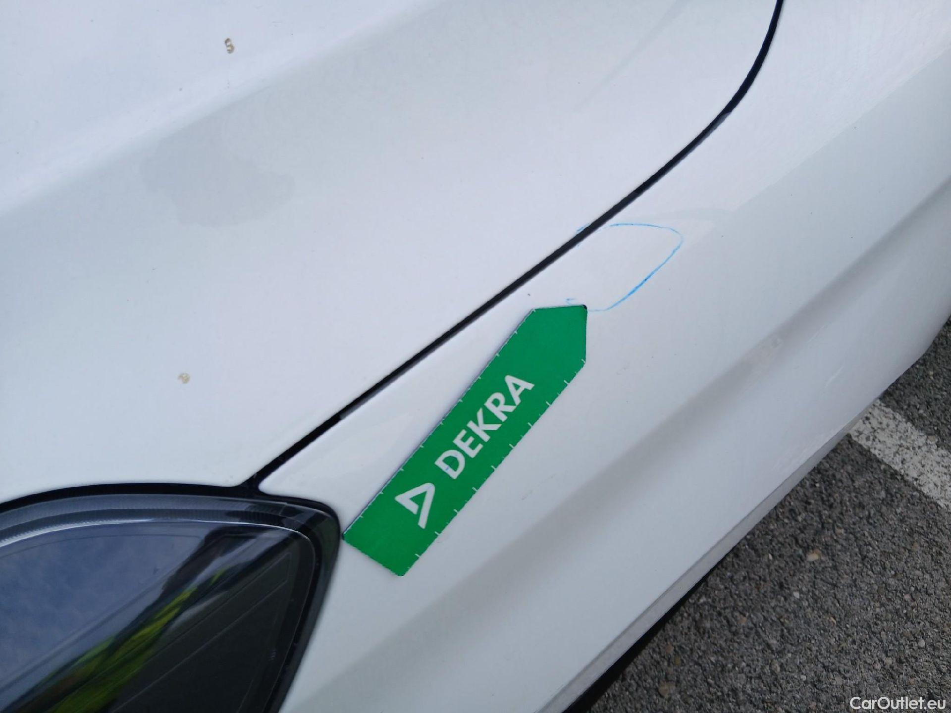  Hyundai  i10 HYUNDAI  / 2020 / 5P / berlina con portón 1.0 Klass #8