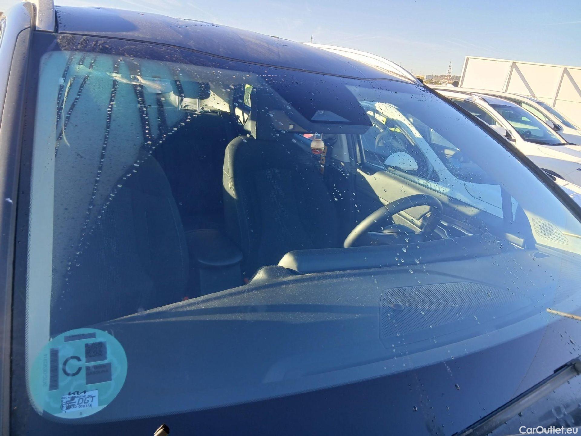  KIA  Sportage KIA  / 2022 / 5P / todoterreno 1.6 T-GDi 118kW (160CV) Drive 17