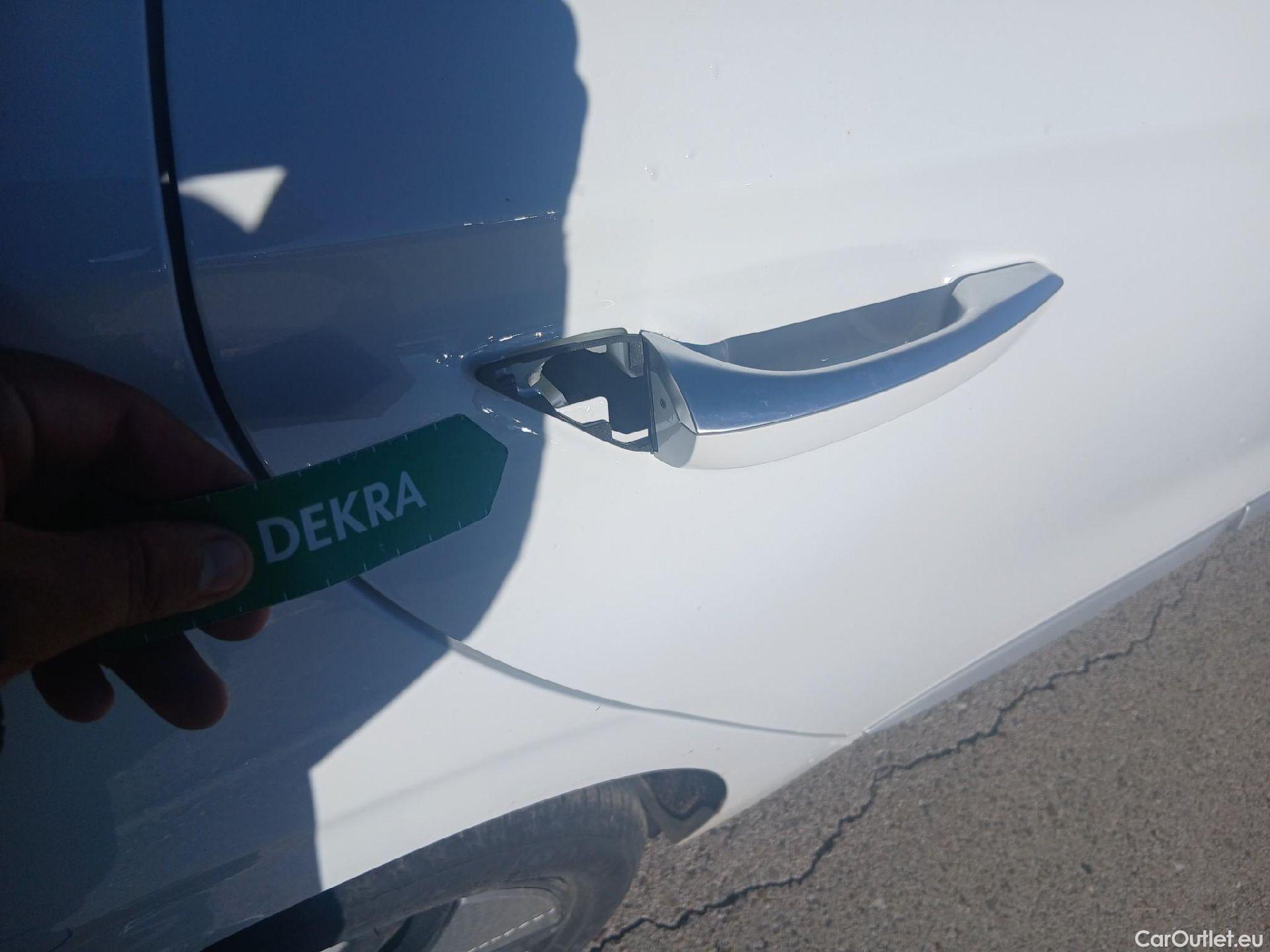  Hyundai   Ioniq HYUNDAI / 2019 / 5P / berlina con portón 1.6 GDI HEV Tecno DCT #23