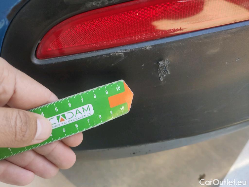  KIA  Rio KIA  / 2020 / 5P / berlina con portón 1.0 T-GDi 74kW (100CV) MHEV iMT Concept #43