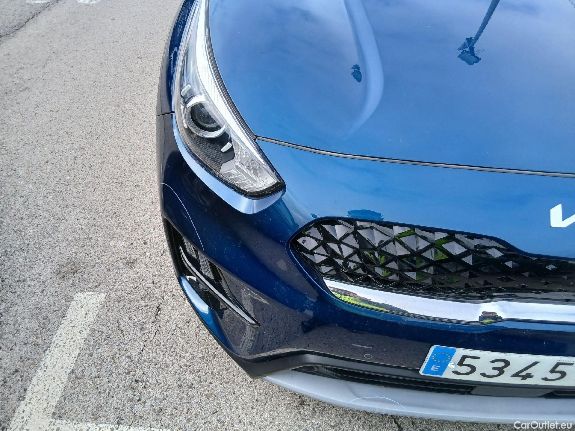  KIA  Niro KIA  / 2019 / 5P / crossover 1.6 GDi PHEV 104kW (141CV) Drive #13