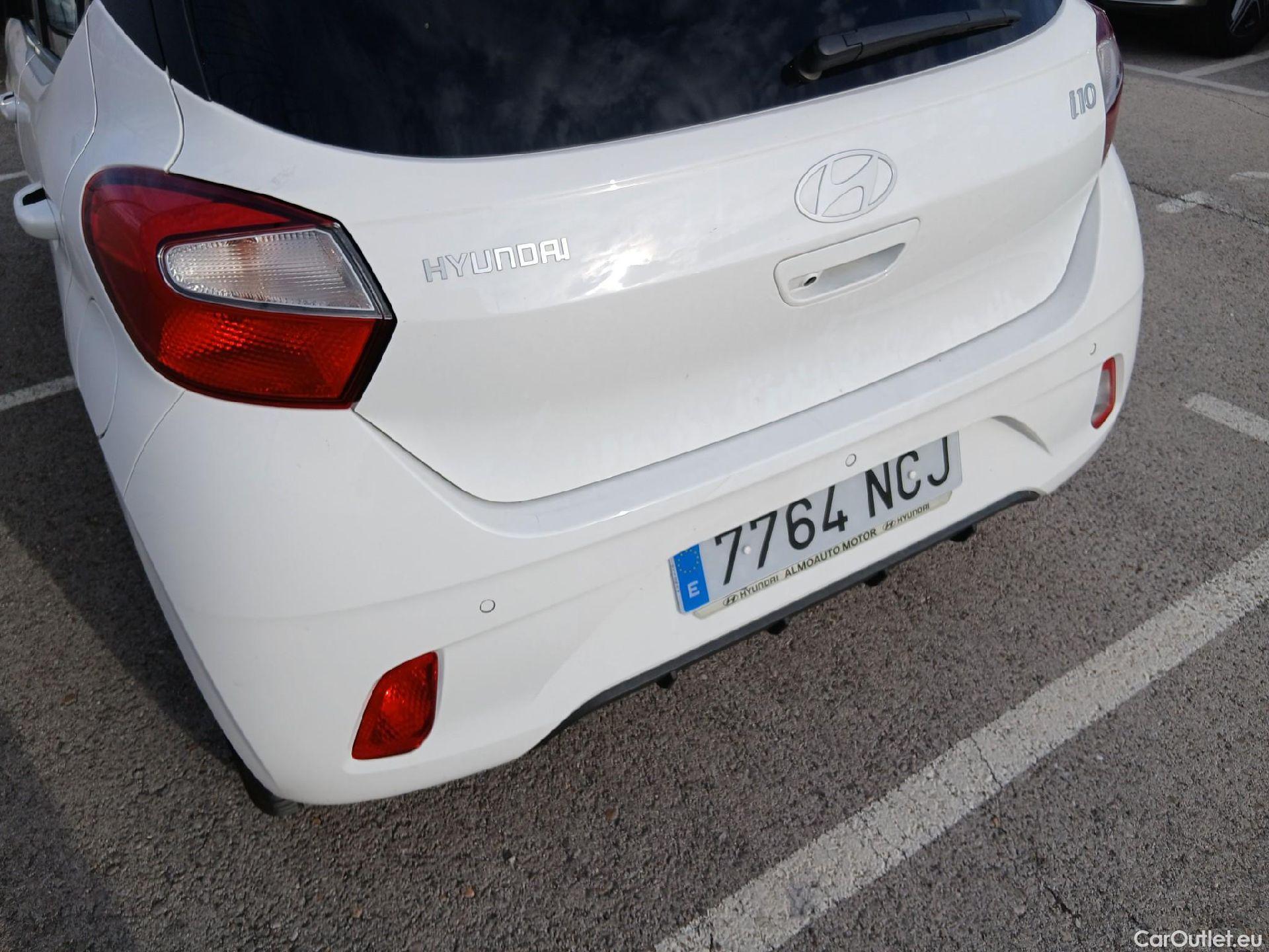  Hyundai  i10 HYUNDAI  / 2020 / 5P / berlina con portón 1.0 Klass #17