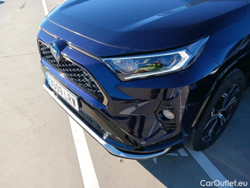  Toyota  RAV4 TOYOTA  / 2018 / 5P / todoterreno 2.5l PLUG-IN 300PH (e-CVT) Style Plus #28