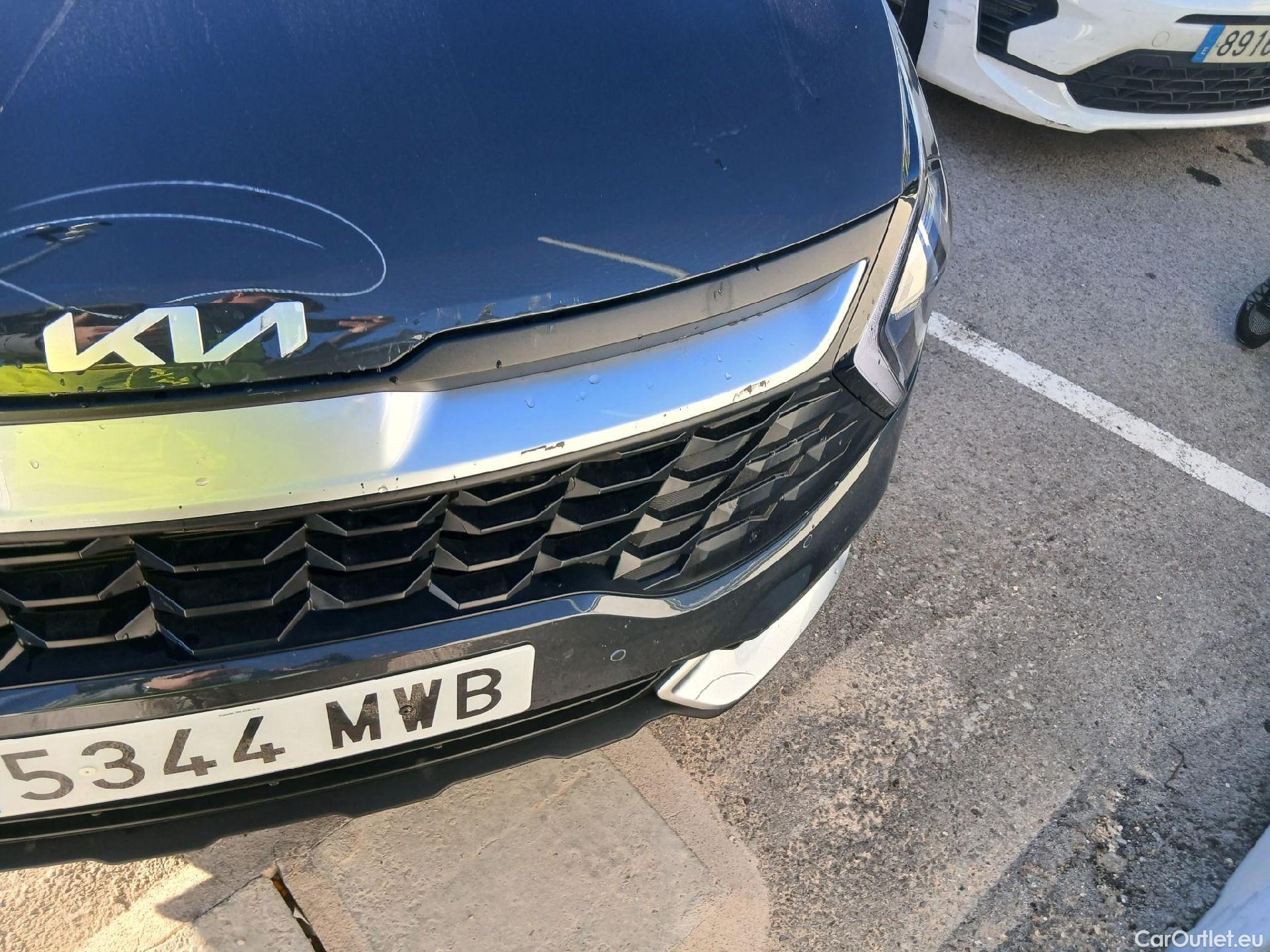  KIA  Sportage KIA  / 2022 / 5P / todoterreno 1.6 T-GDi 118kW (160CV) Drive 17