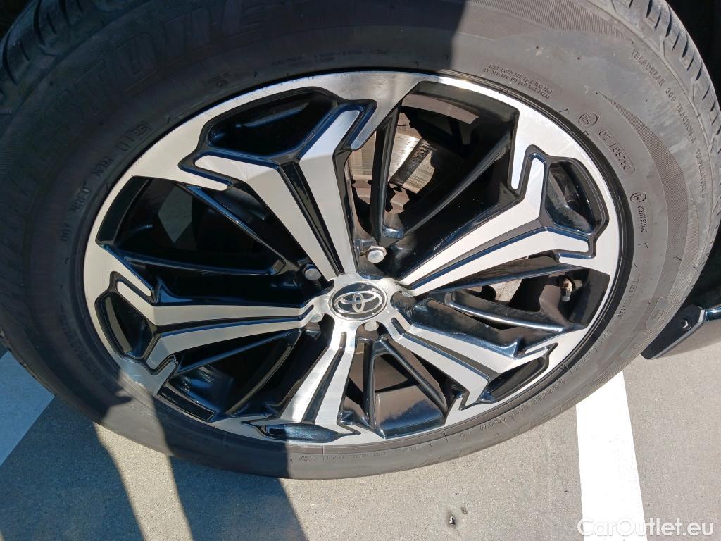  Toyota  RAV4 TOYOTA  / 2018 / 5P / todoterreno 2.5l PLUG-IN 300PH (e-CVT) Style Plus #3