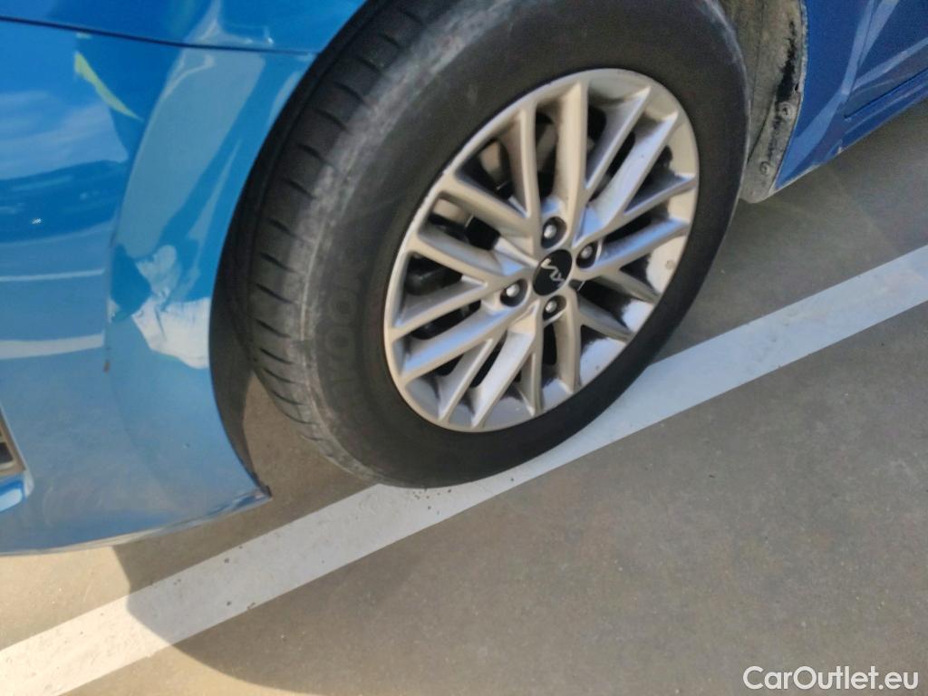  KIA  Rio KIA  / 2020 / 5P / berlina con portón 1.0 T-GDi 74kW (100CV) MHEV iMT Concept #24