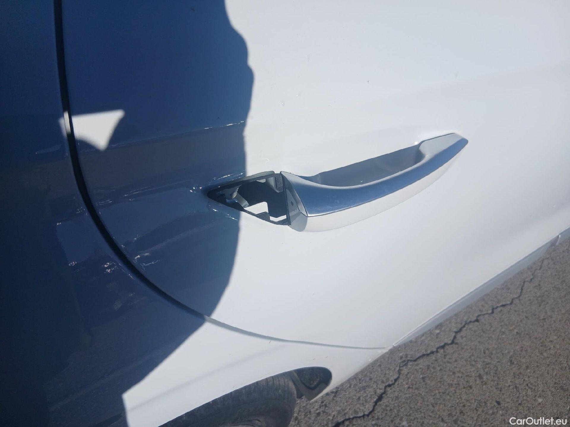  Hyundai   Ioniq HYUNDAI / 2019 / 5P / berlina con portón 1.6 GDI HEV Tecno DCT #24