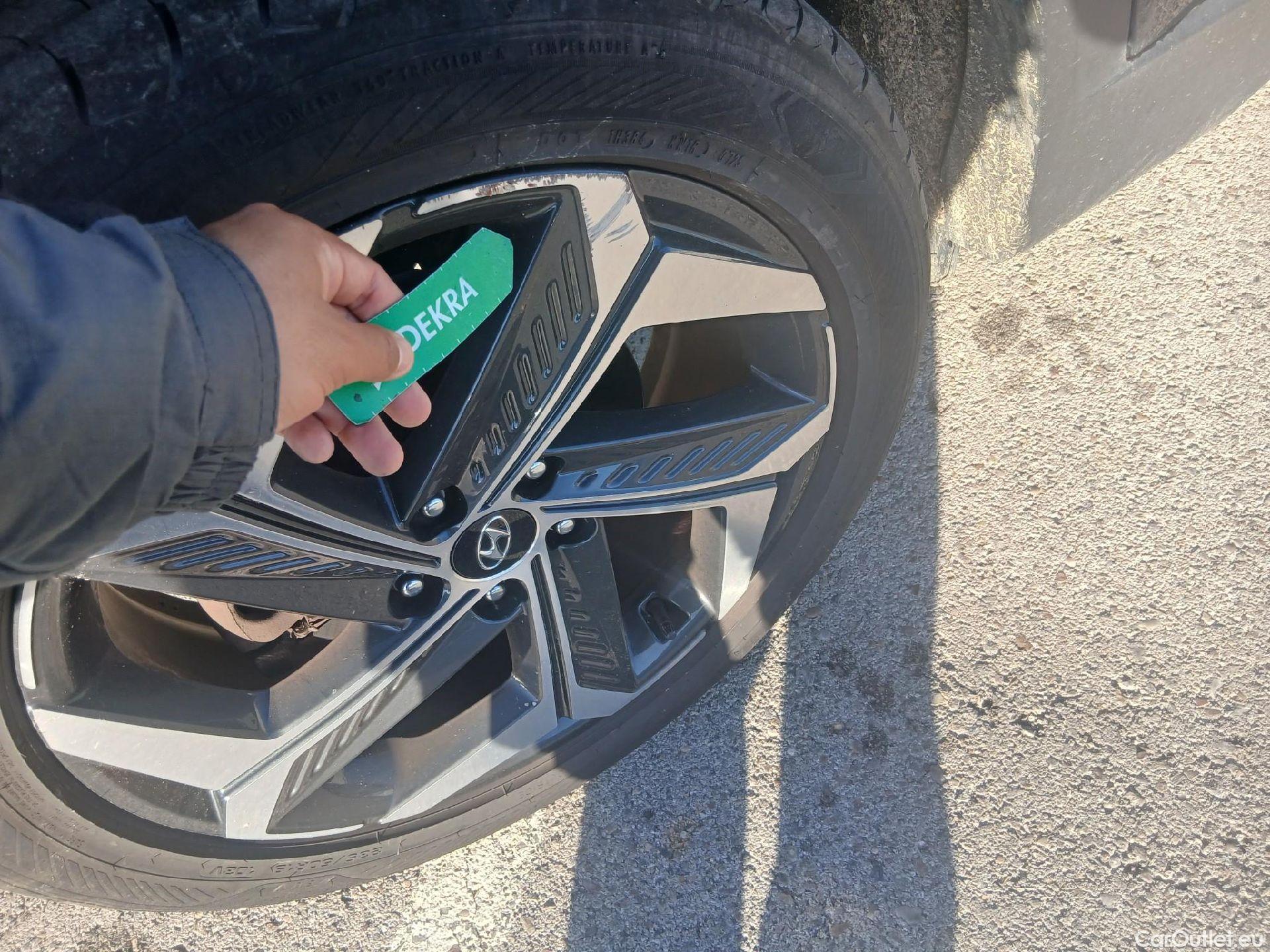  Hyundai  Tucson HYUNDAI  / 2020 / 5P / todoterreno 1.6 TGDI 169kW HEV Tecno Auto 2C #25