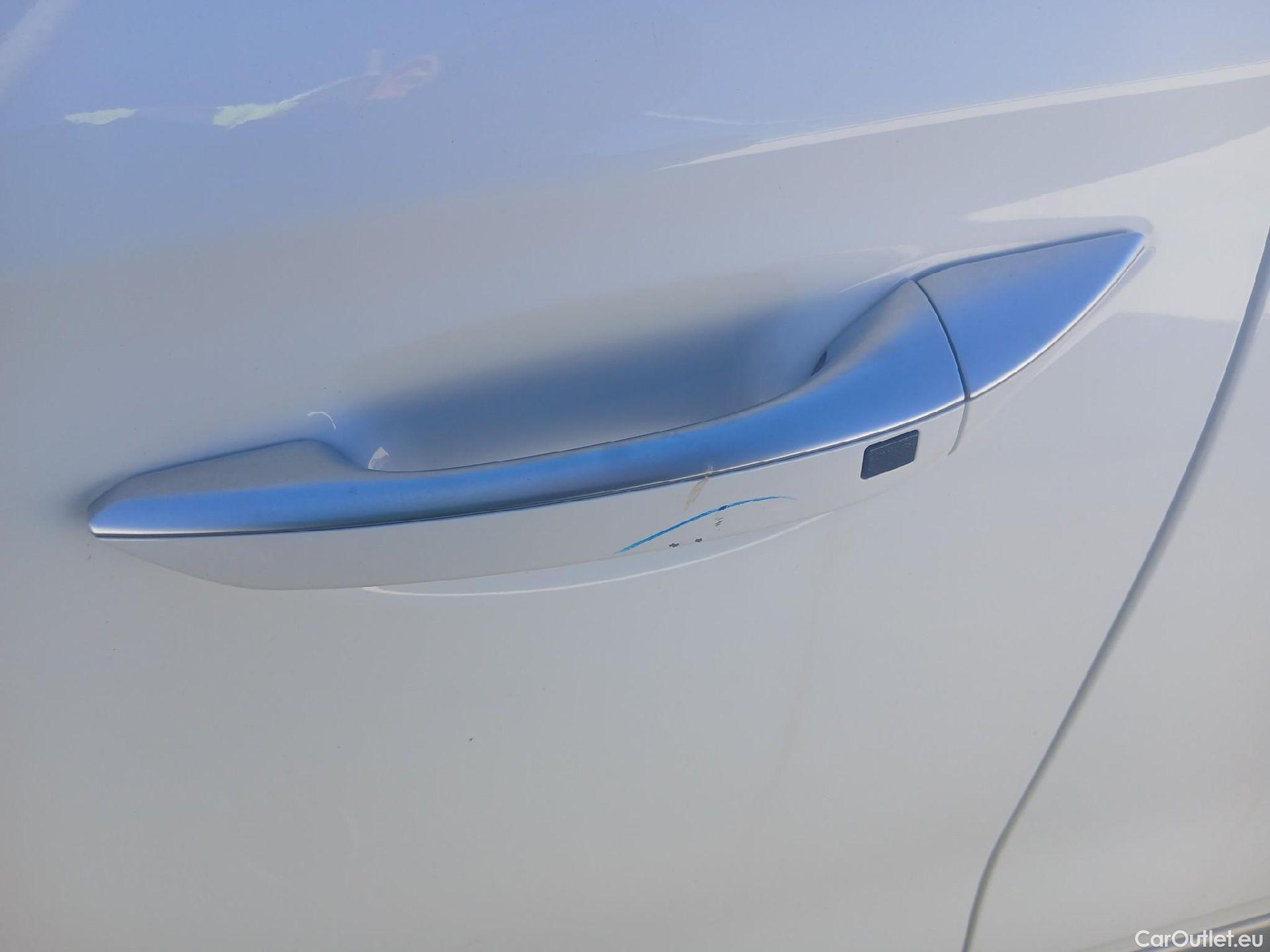  Hyundai   Ioniq HYUNDAI / 2019 / 5P / berlina con portón 1.6 GDI HEV Tecno DCT #14