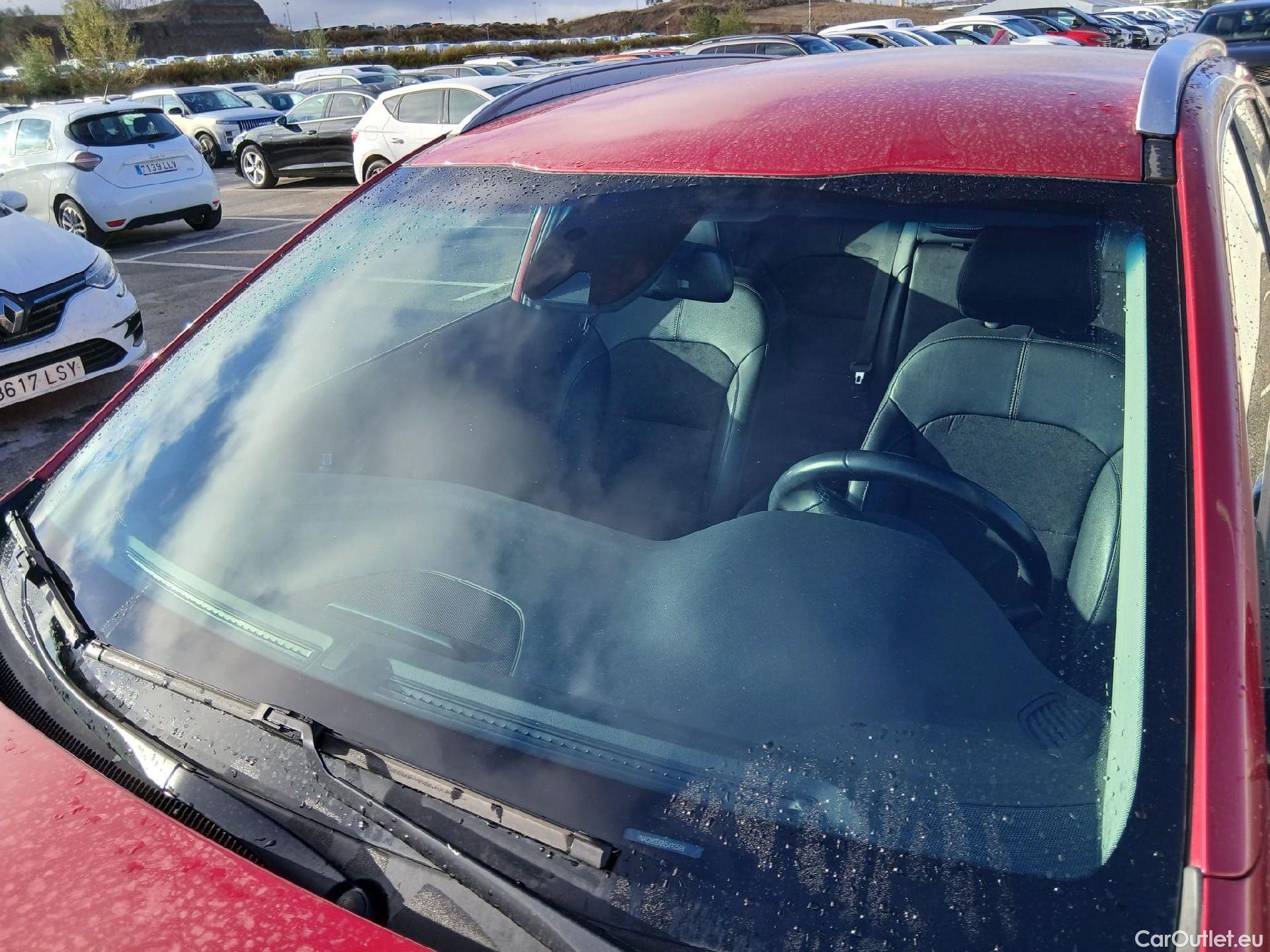  KIA  Niro KIA  / 2019 / 5P / crossover 1.6 GDi PHEV 104kW (141CV) Drive #13