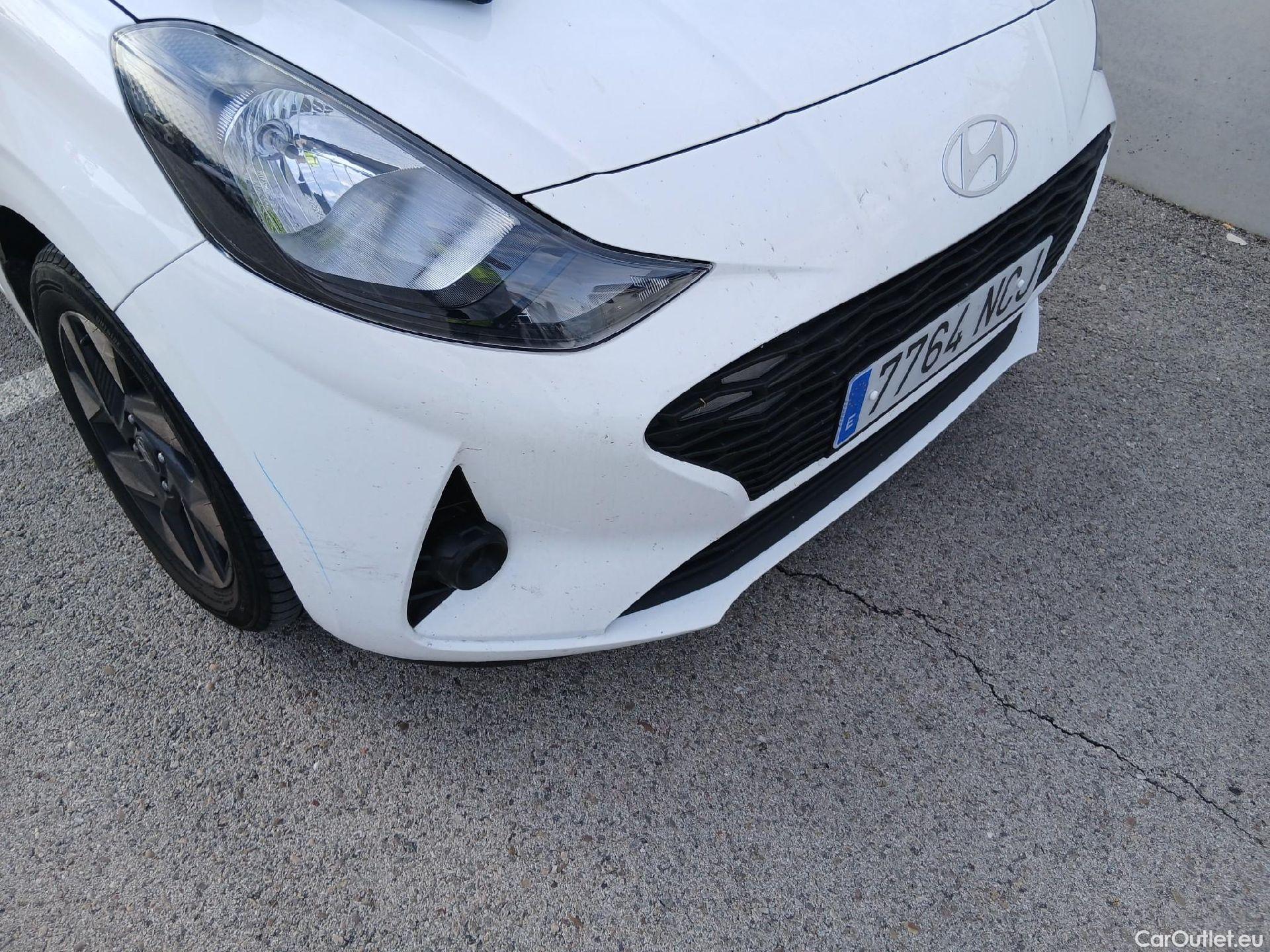  Hyundai  i10 HYUNDAI  / 2020 / 5P / berlina con portón 1.0 Klass #3