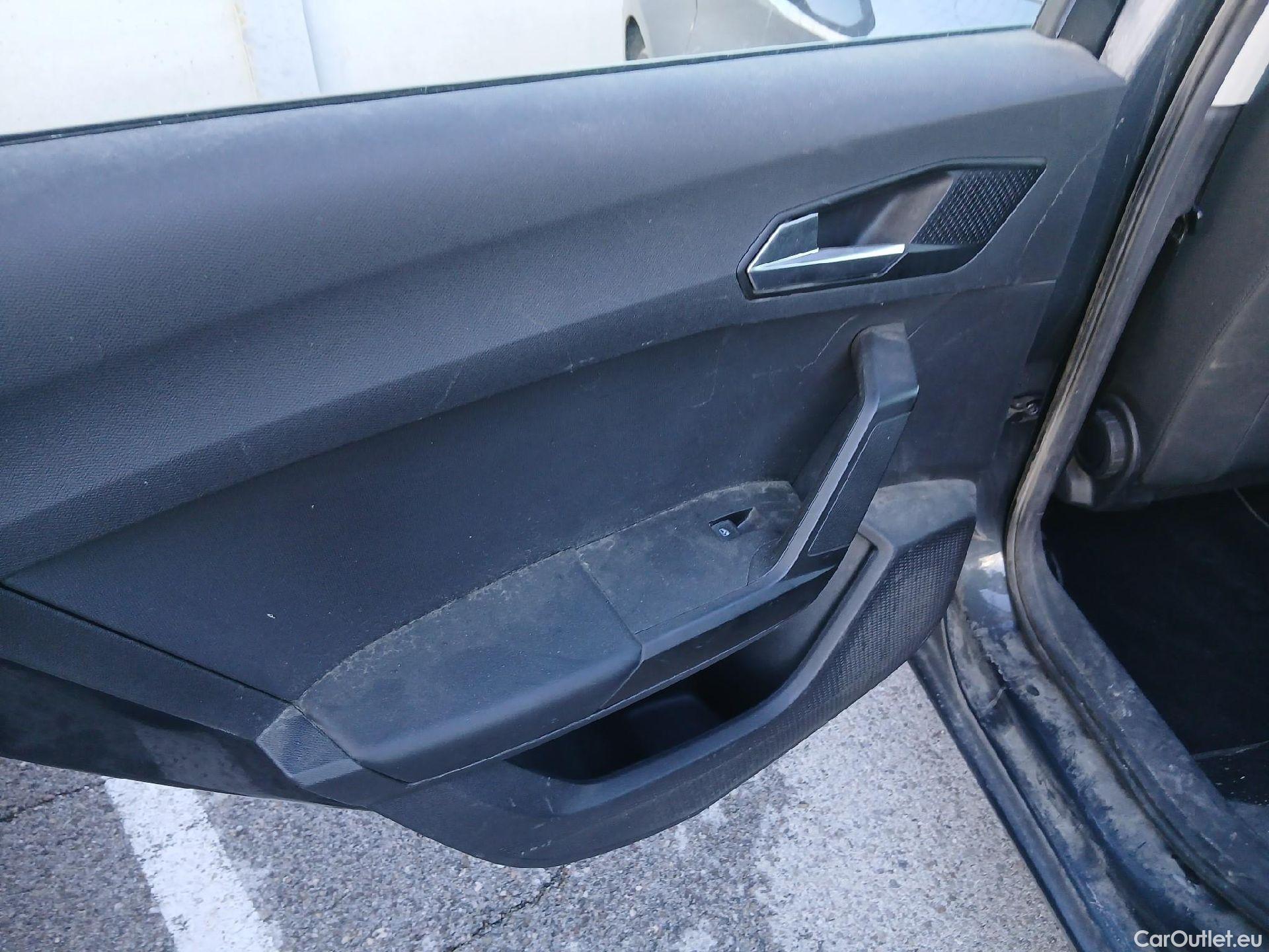  Seat  Leon SEAT Nuevo León / 2020 / 5P / familiar SP 2.0 TDI 85kW Reference Go #5