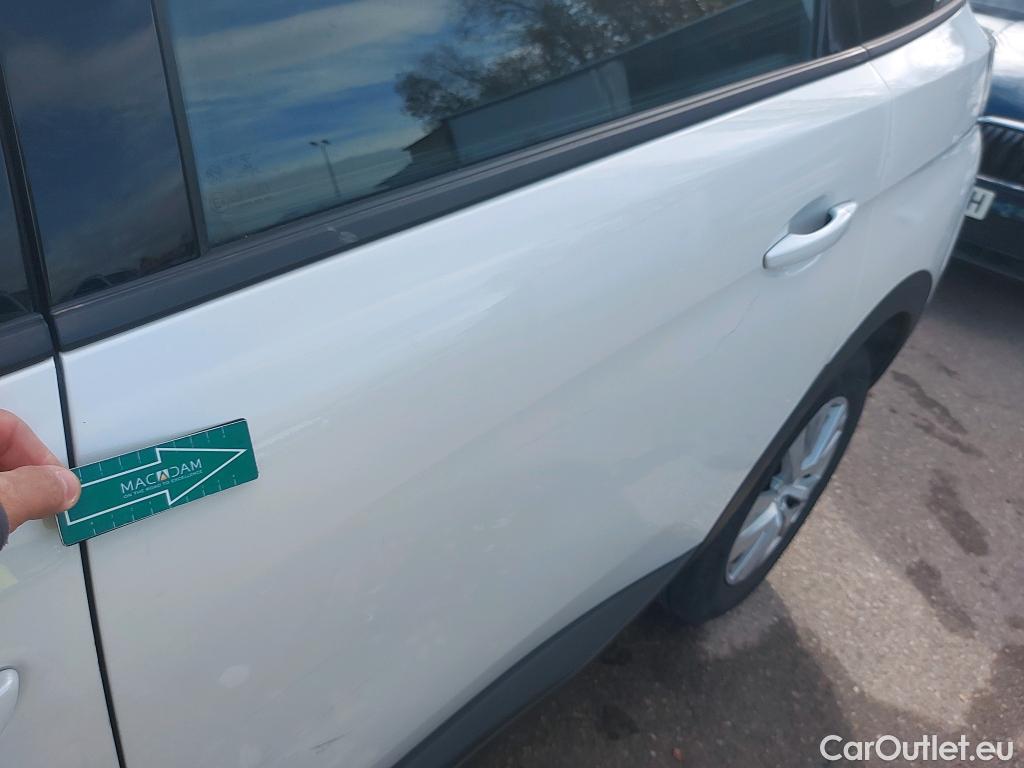  Peugeot  5008 PEUGEOT  / 2020 / 5P / todoterreno 1.2 PureTech 96KW S&S Active Pack EAT8 #9