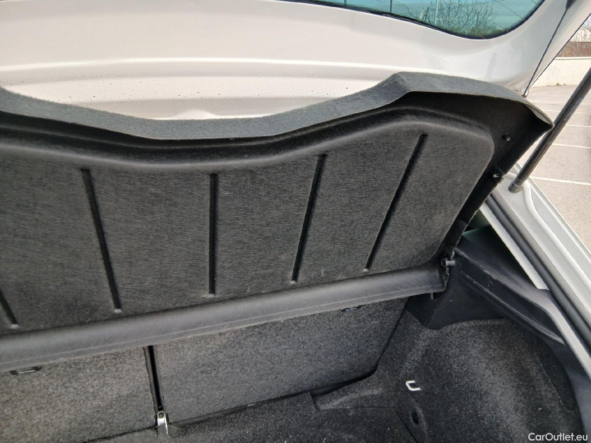  Seat  Ibiza SEAT  / 2017 / 5P / berlina con portón 1.0 MPI 59kW (80CV) Reference Plus(SP) #16